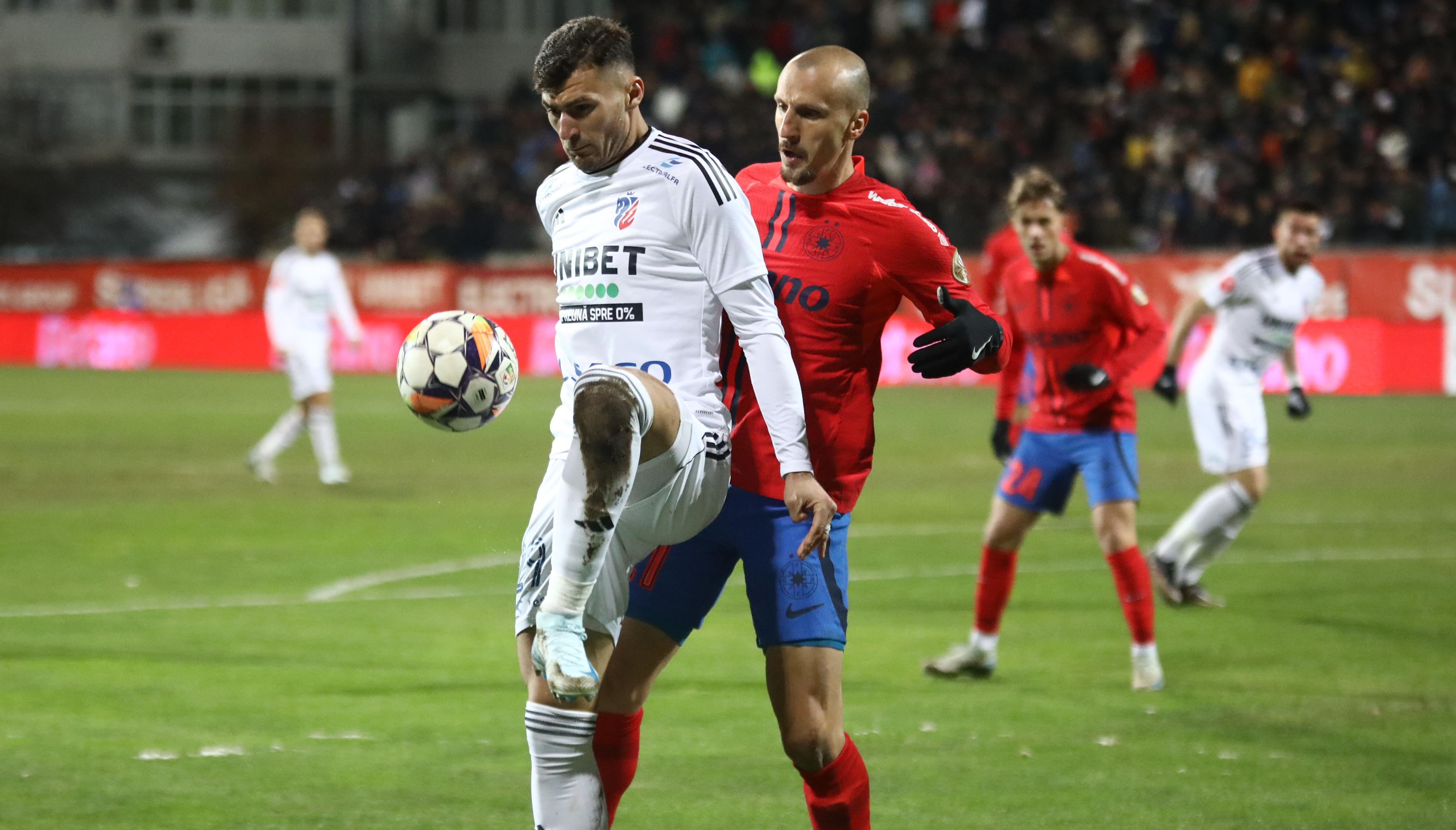 FC Botoșani - FCSB 0-0, ACUM, la Digi Sport 1. ”Roș-albaștrii” au lovit bara