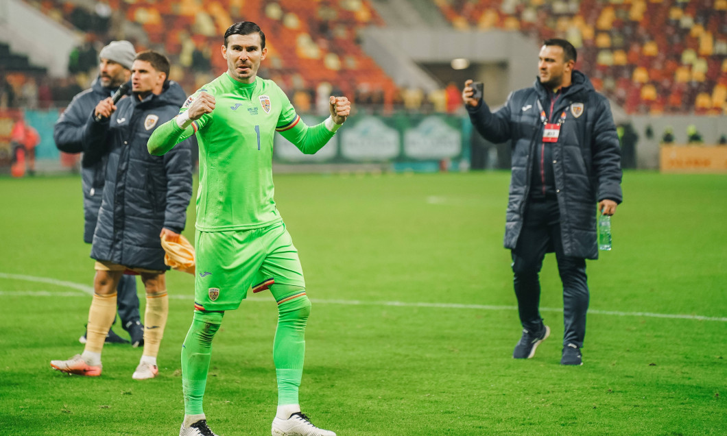 Nations League C, Group C2: Romania vs. Kosovo Florin Nita greets the remaining fans, as Kosovo players left the pitch b