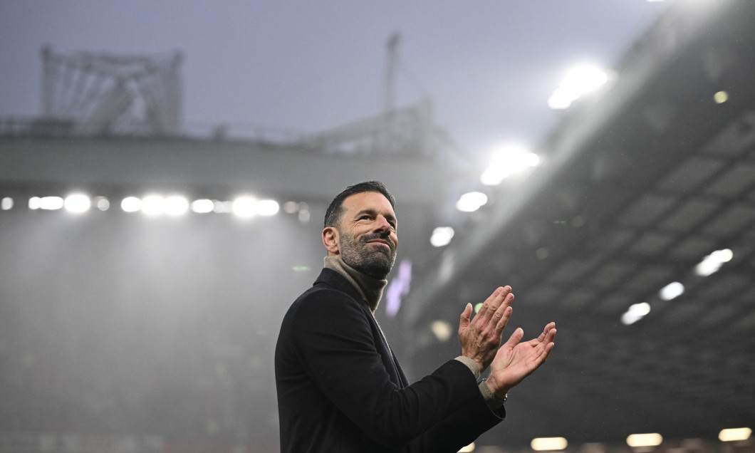 Manchester, England, 10th November 2024. Manchester United, ManU Ä™s Ruud Van Nistelrooy applauds the crowd at full time