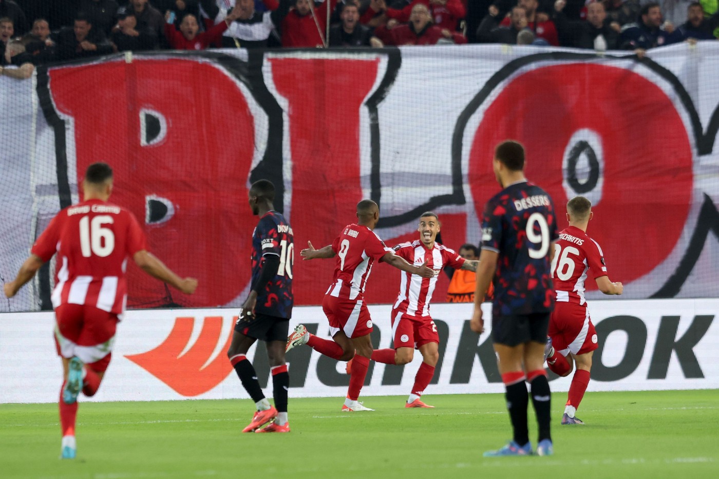 Olympiacos poate da lovitura