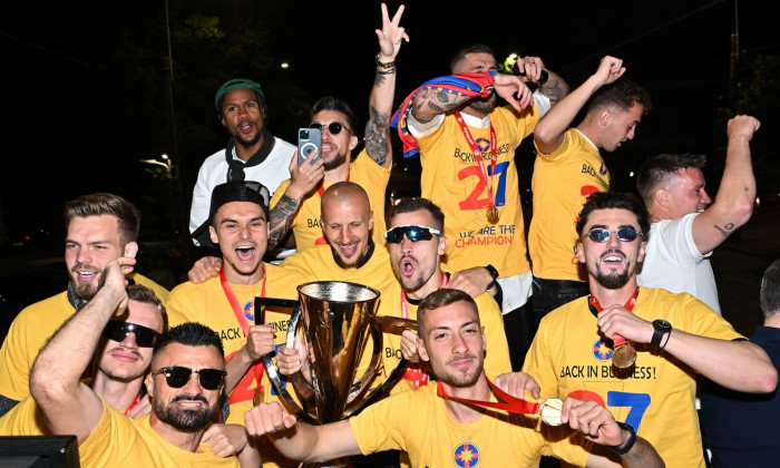 FOTBAL:SARBATOARE FCSB CASTIGAREA SUPERLIGII (11.05.2024)