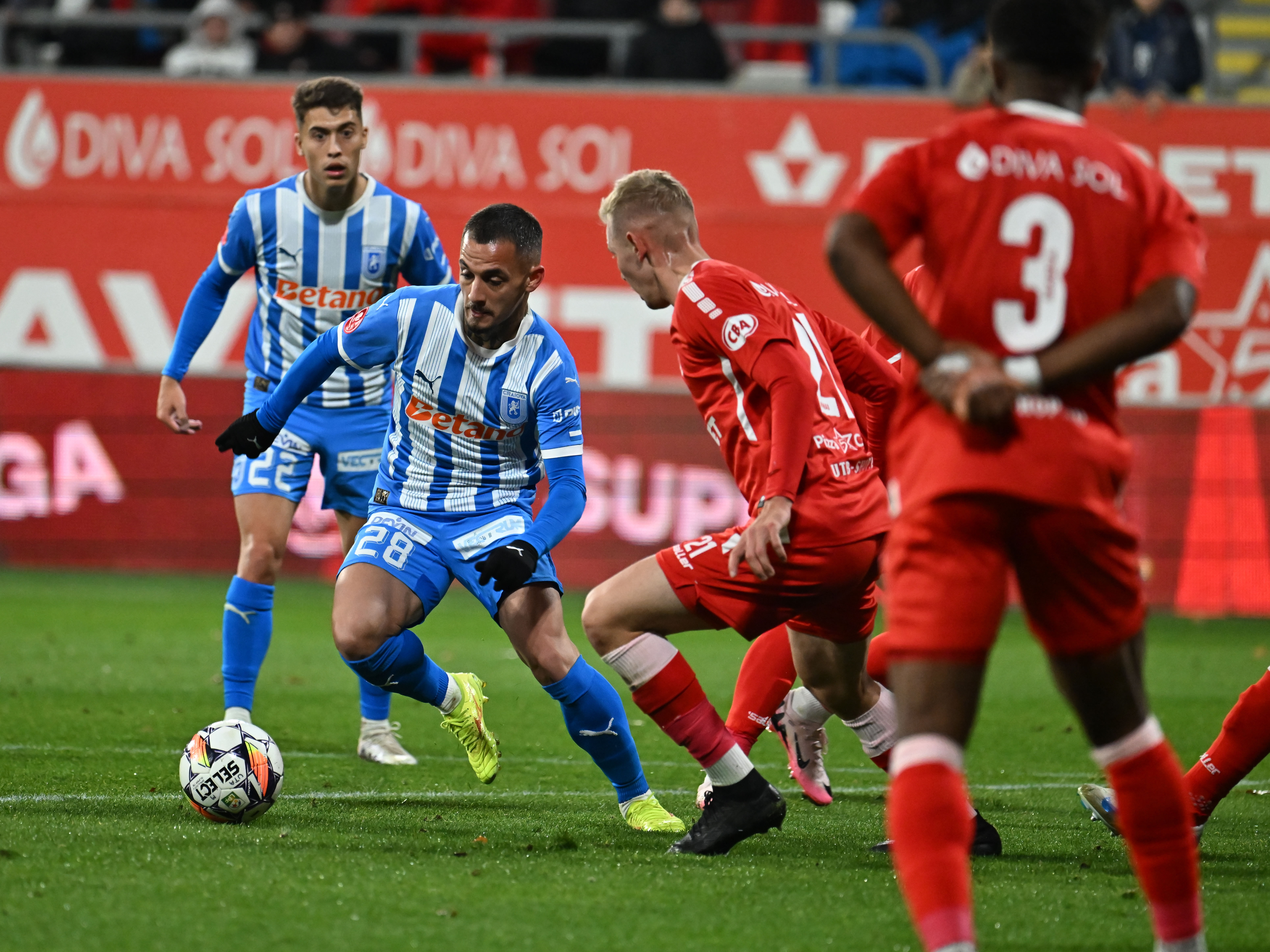 UTA Arad - Universitatea Craiova 1-2. Mitriță a marcat golul de 3 puncte și oltenii urcă pe locul 2 în SuperLigă