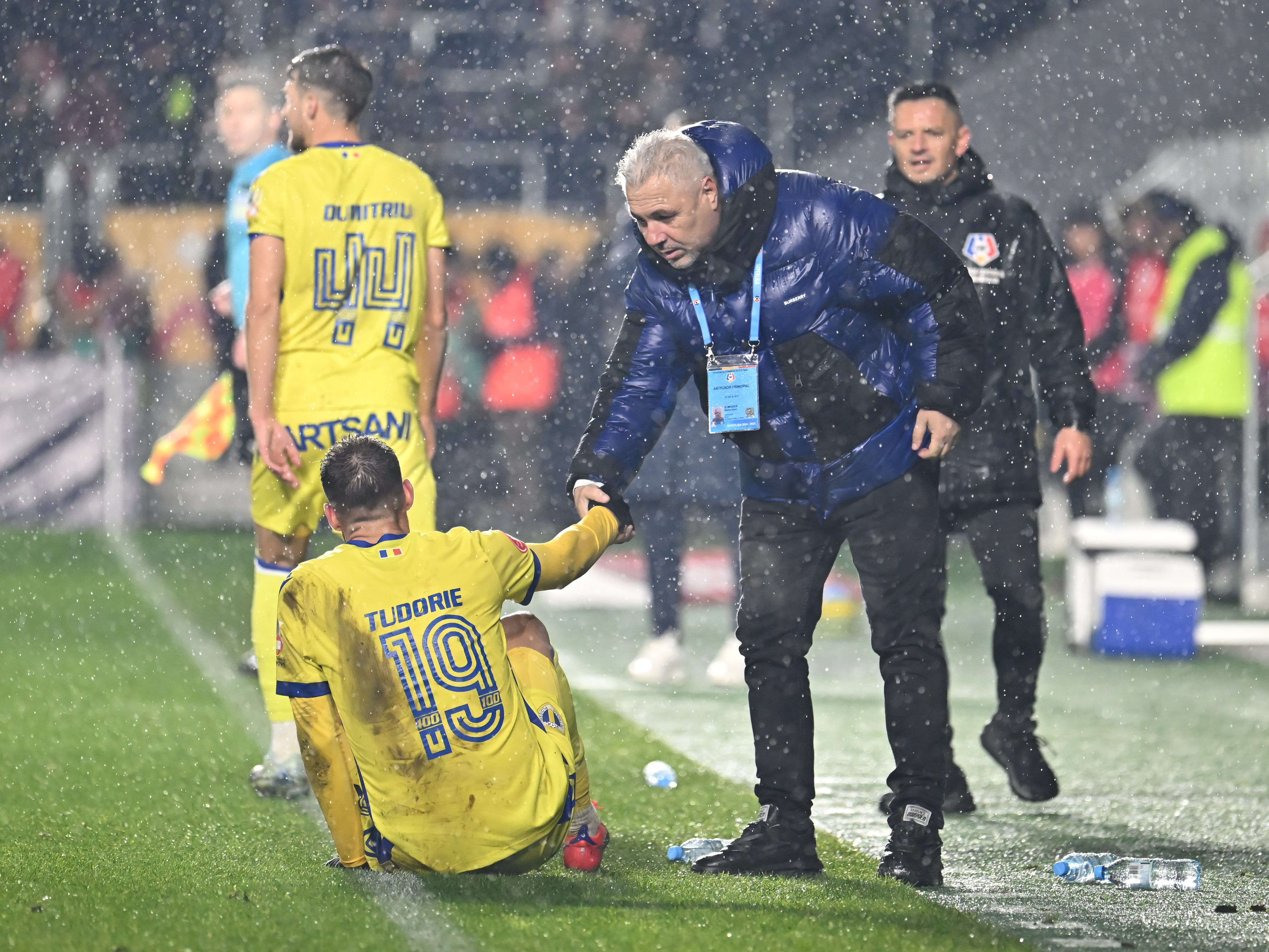 L-a atacat pe arbitru, după Rapid – Petrolul 1-1: ”A fost un arbitraj șmecheresc”