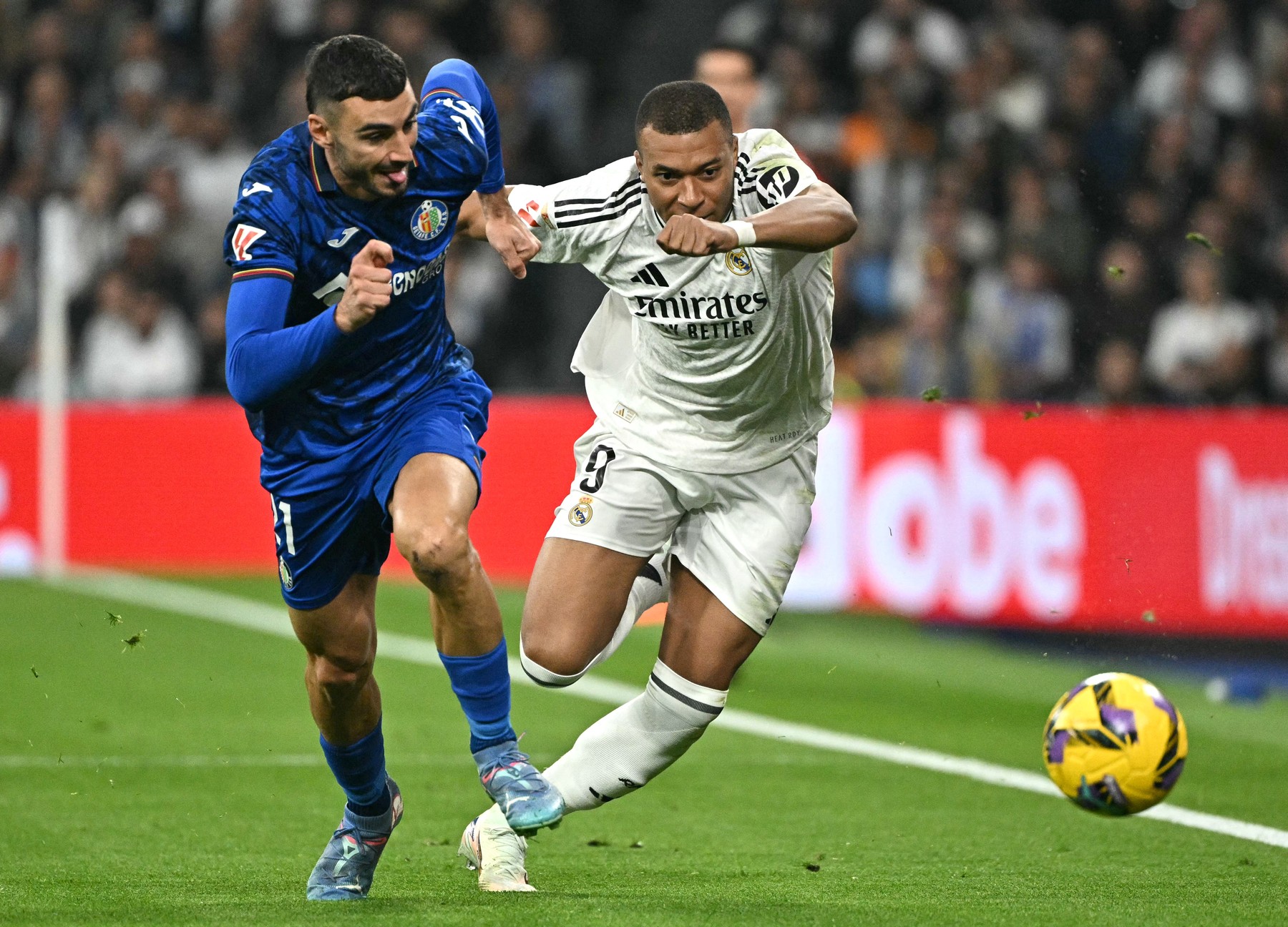 Real Madrid - Getafe 2-0. ”Galacticii” se apropie la doar un punct de liderul Barcelona