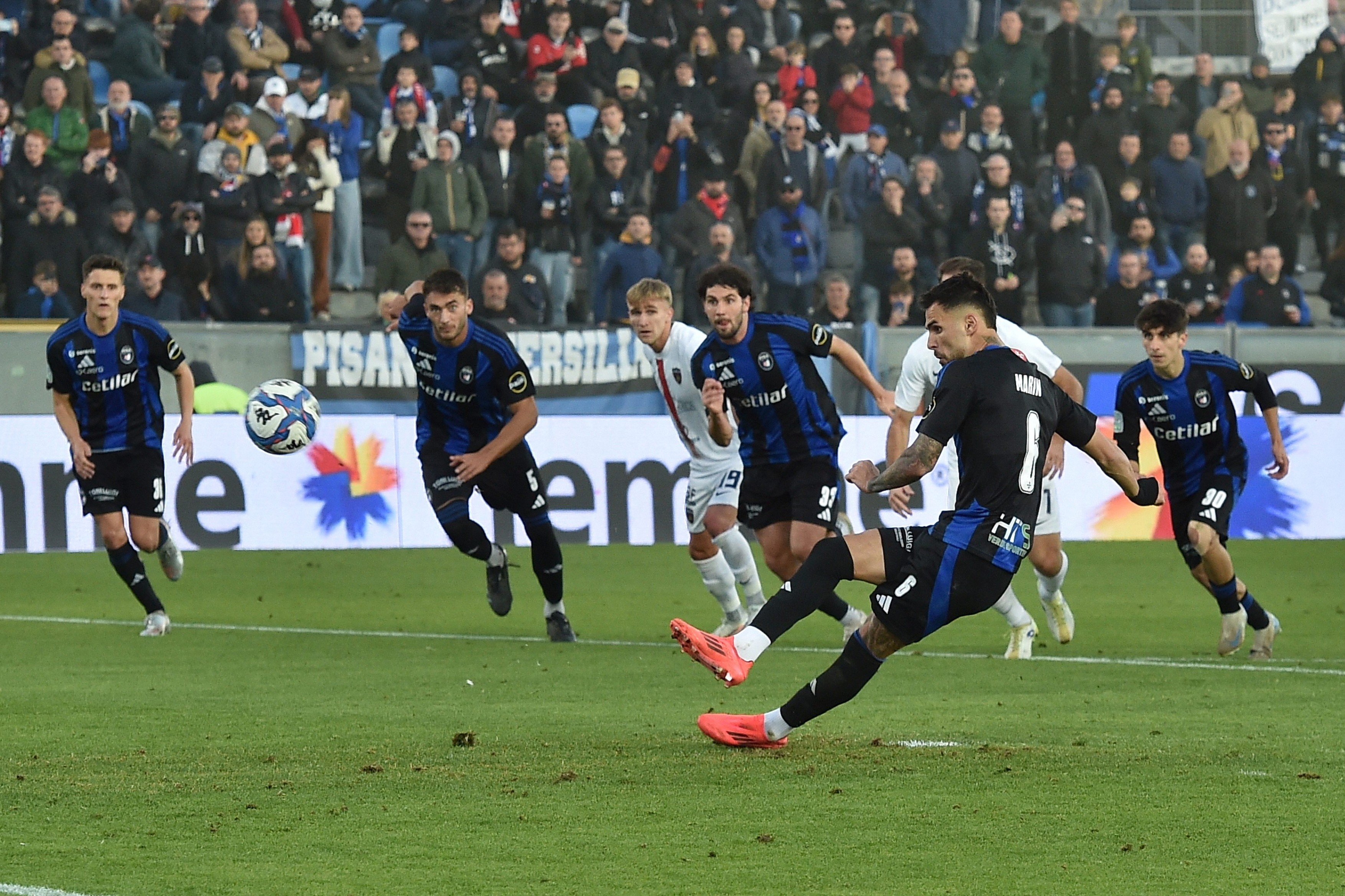 Nu l-au iertat! Nota primită de Marius Marin, după ce a ratat un penalty în Pisa - Cosenza 2-2