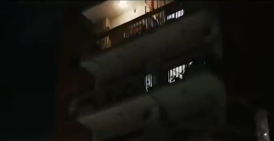 Ajuns în scaun cu rotile după ce a fost împușcat în cap, traversează o nouă dramă: iubita lui a murit, după ce a căzut de la etaj