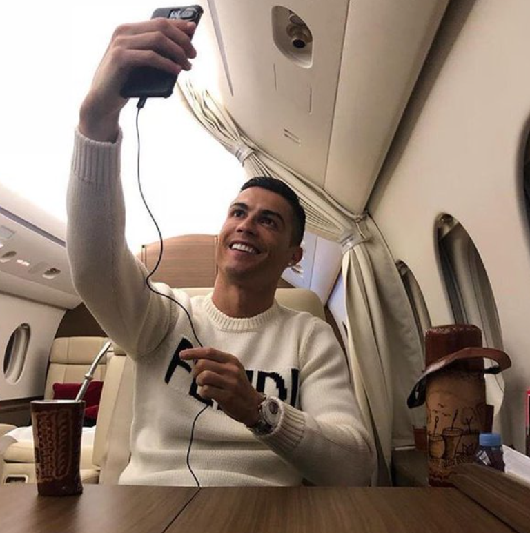 Cristiano Ronaldo a împlinit 40 de ani și ipostaza în care s-a fotografiat a atras peste 7 milioane de like-uri