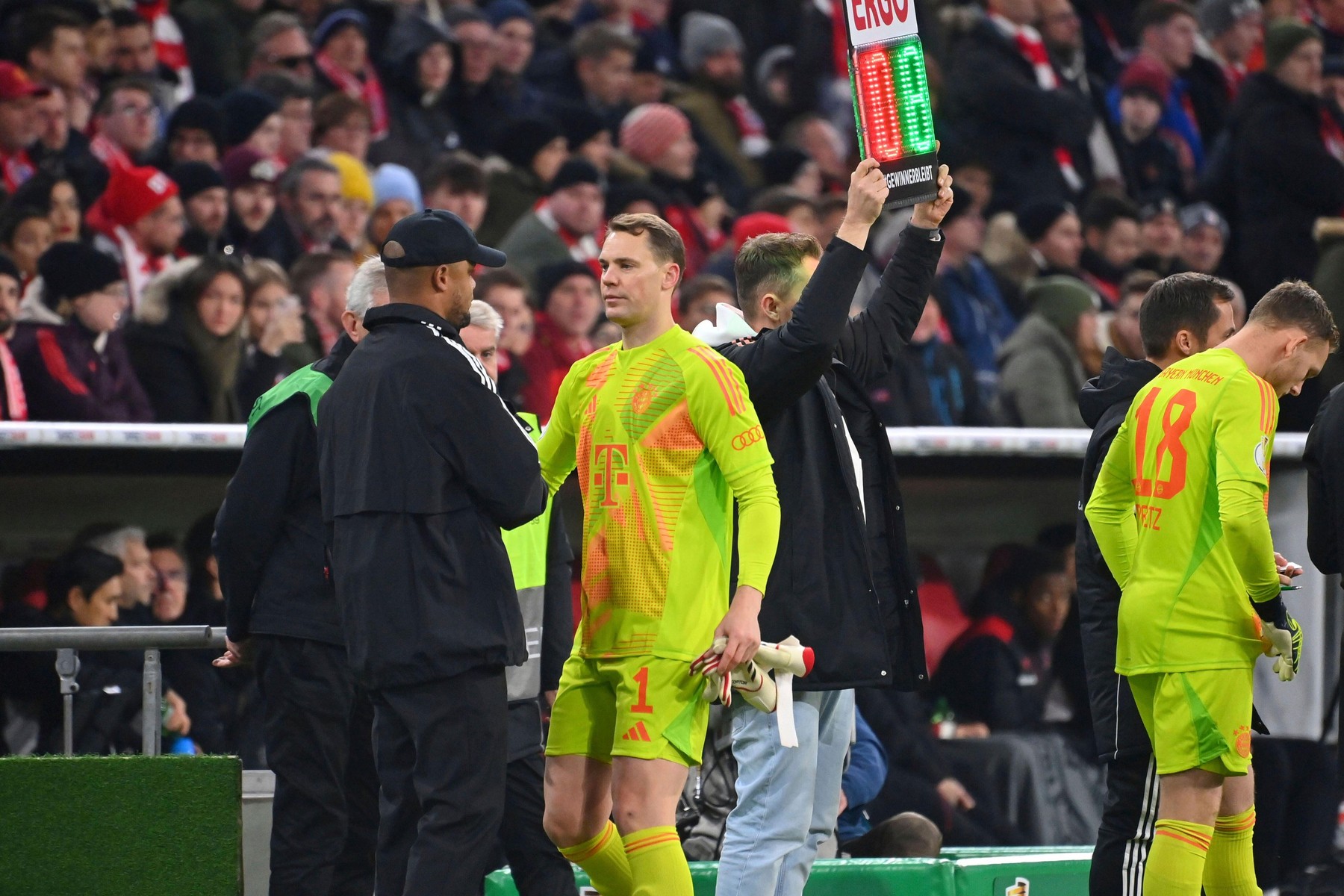 Manuel Neuer nu va mai juca pentru Bayern în 2024. ”Este prea devreme pentru el”