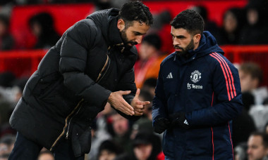 Ruben Amorim Manager of Manchester United talks to his coaching staff during the Premier League match Manchester United vs Nottingham Forest at Old Trafford, Manchester, United Kingdom, 7th December 2024(Photo by Craig Thomas/News Images)