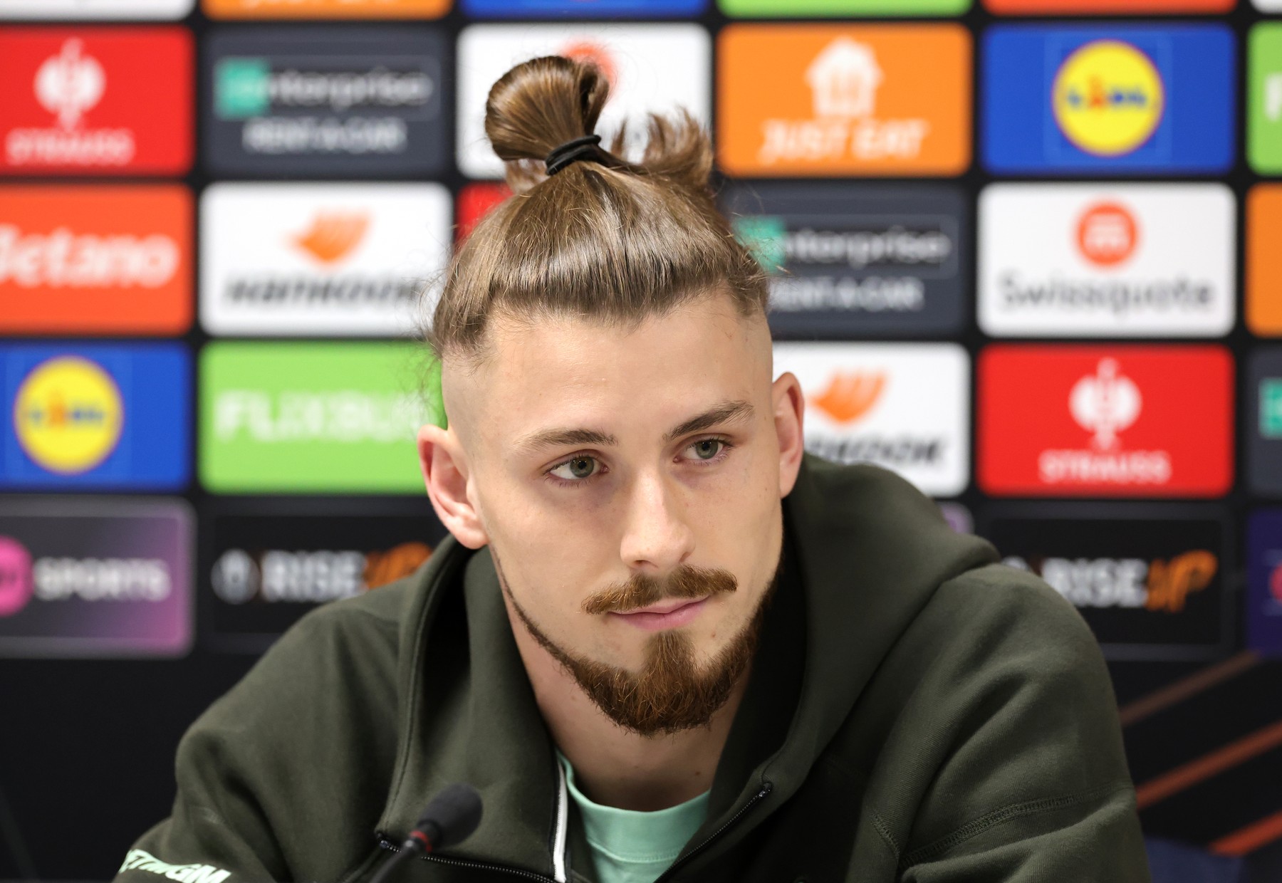Înainte de meciul cu Rangers, lui Radu Drăgușin i s-a amintit de ”coșmarul” de la Istanbul! Răspunsul dat