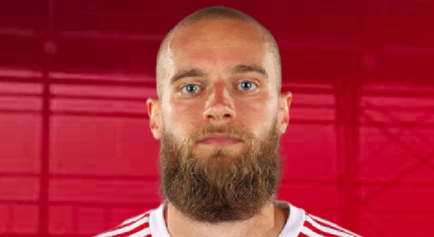 Branislav Ninaj a semnat