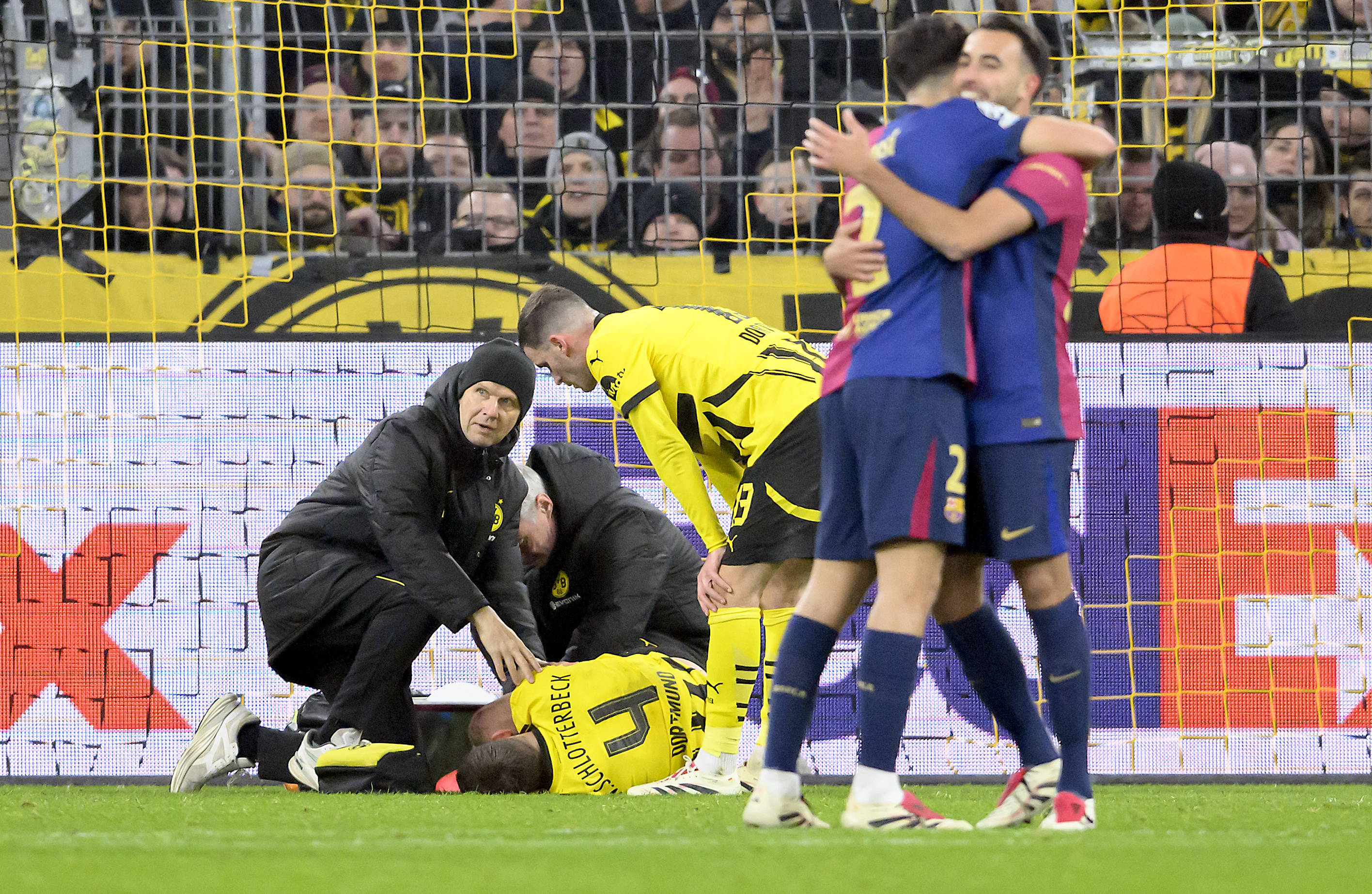 Fotbalistul care s-a accidentat ”oribil” în Dortmund - Barcelona a primit verdictul medicilor