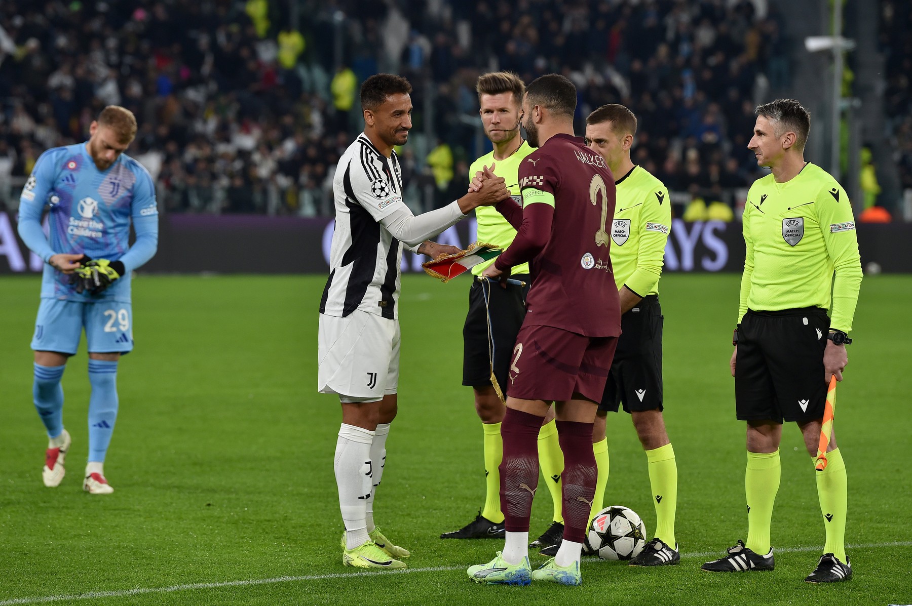 Căpitanul lui Manchester City a primit mesaje de amenințare după meciul cu Juventus. Reacția clubului