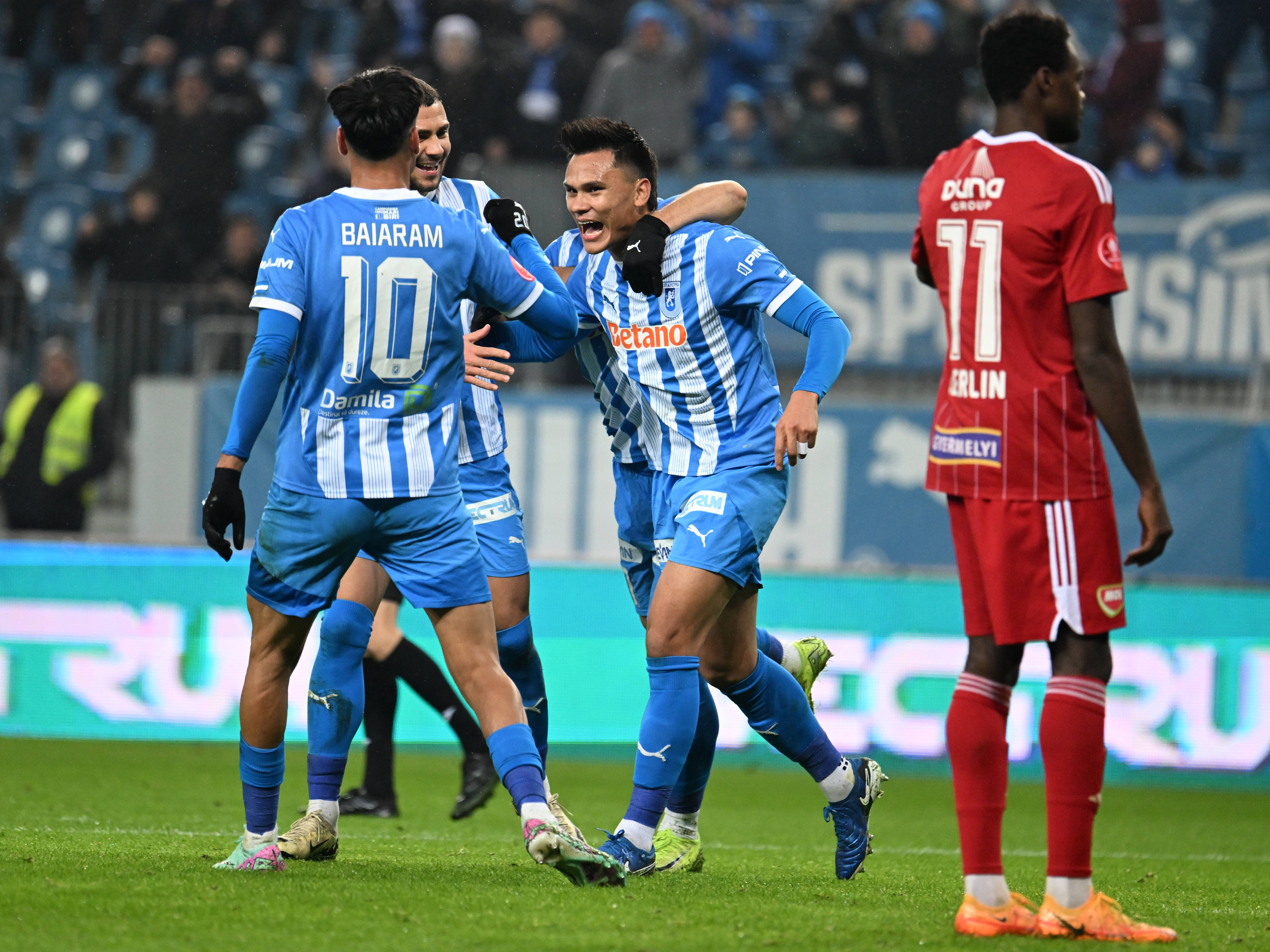 Universitatea Craiova - Sepsi 2-1. Oltenii obțin cele 3 puncte și urcă pe 4 în SuperLigă!