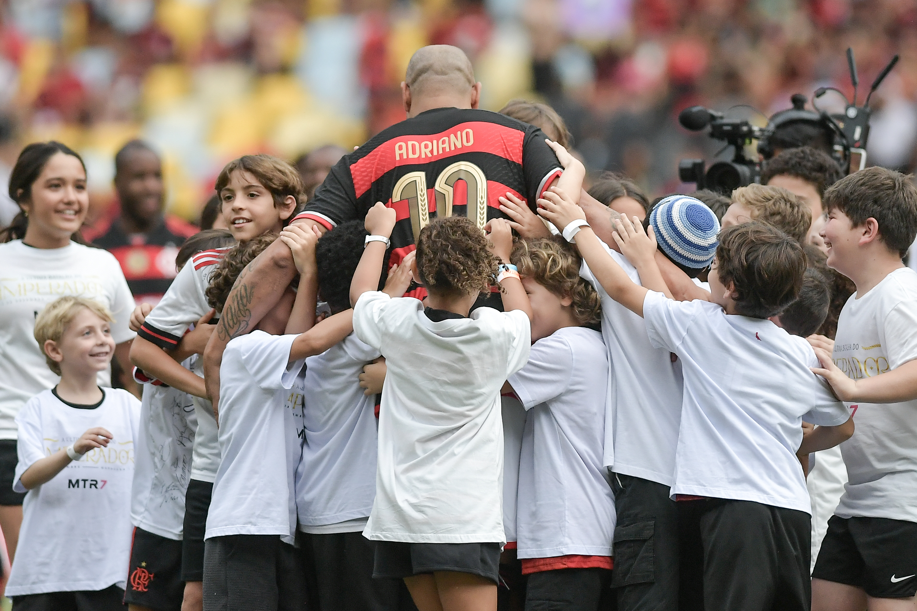 "Împăratul" și-a luat rămas bun de la fotbal! Meciul de retragere al lui Adriano