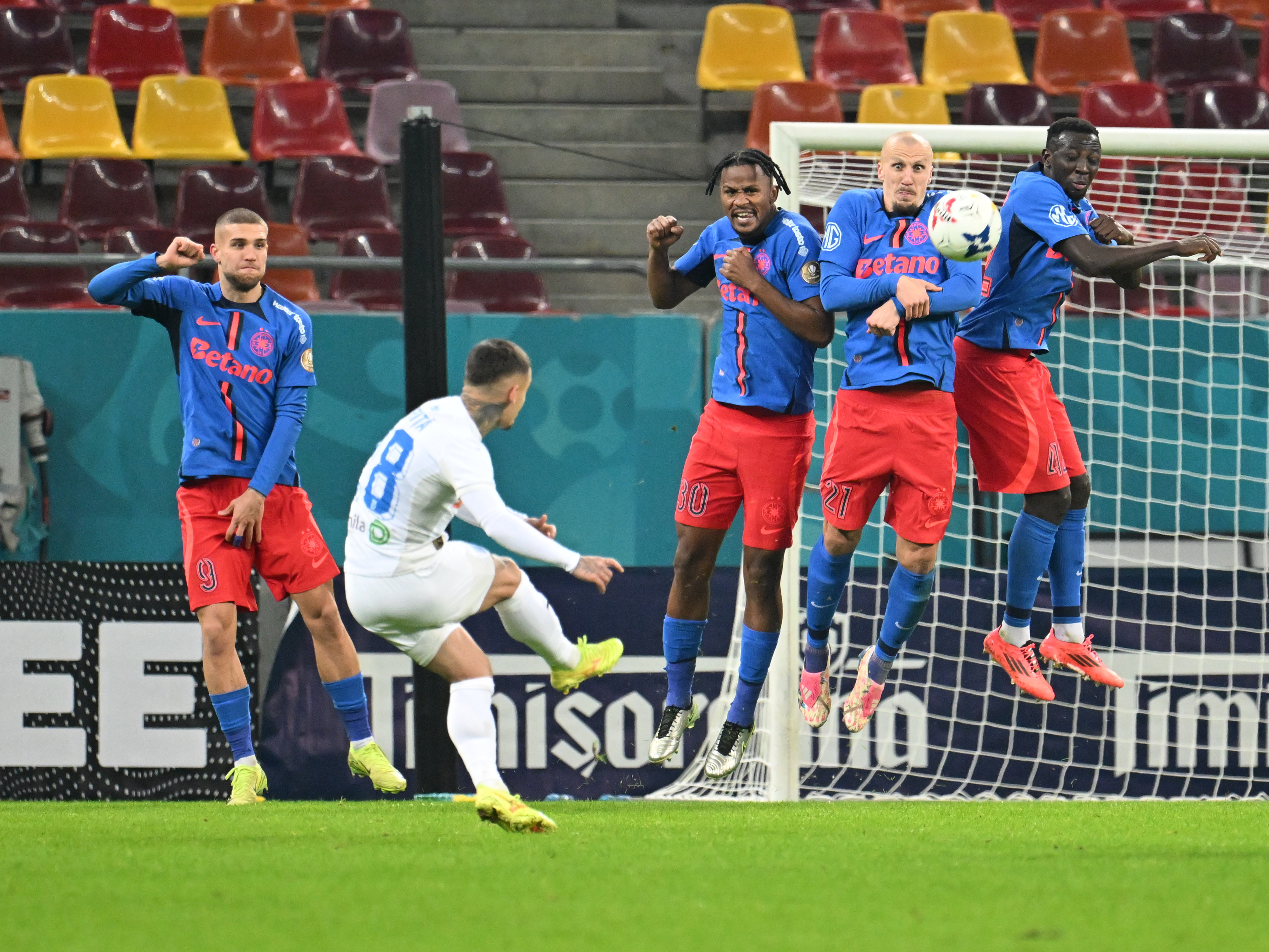 FCSB - Universitatea Craiova 0-2. Campioana a fost eliminată, oltenii sunt în sferturile Cupei României