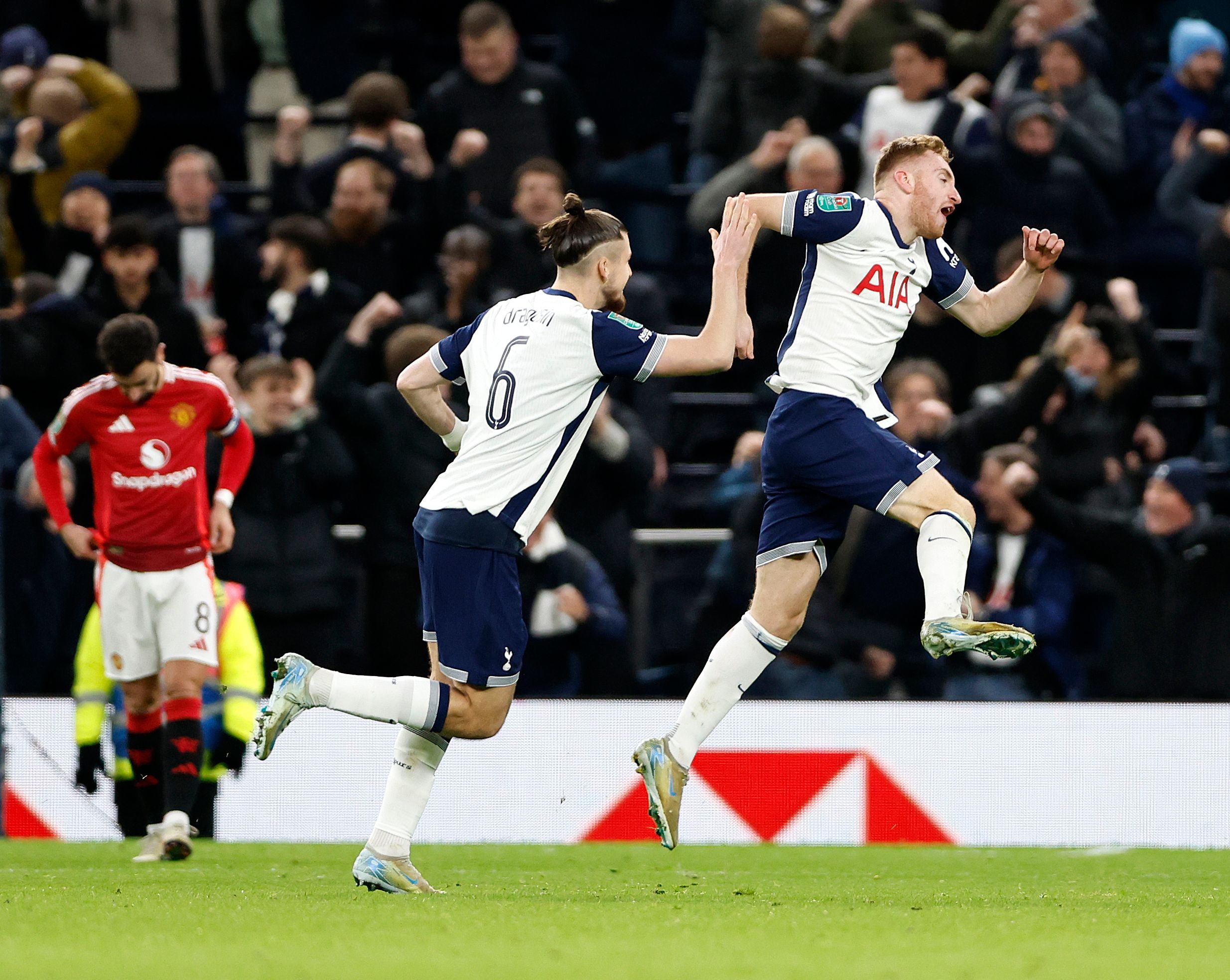 Tottenham - Man. United 4-3. Radu Drăgușin, integralist în ”thrillerul” care o duce pe Spurs în semifinalele Cupei Ligii