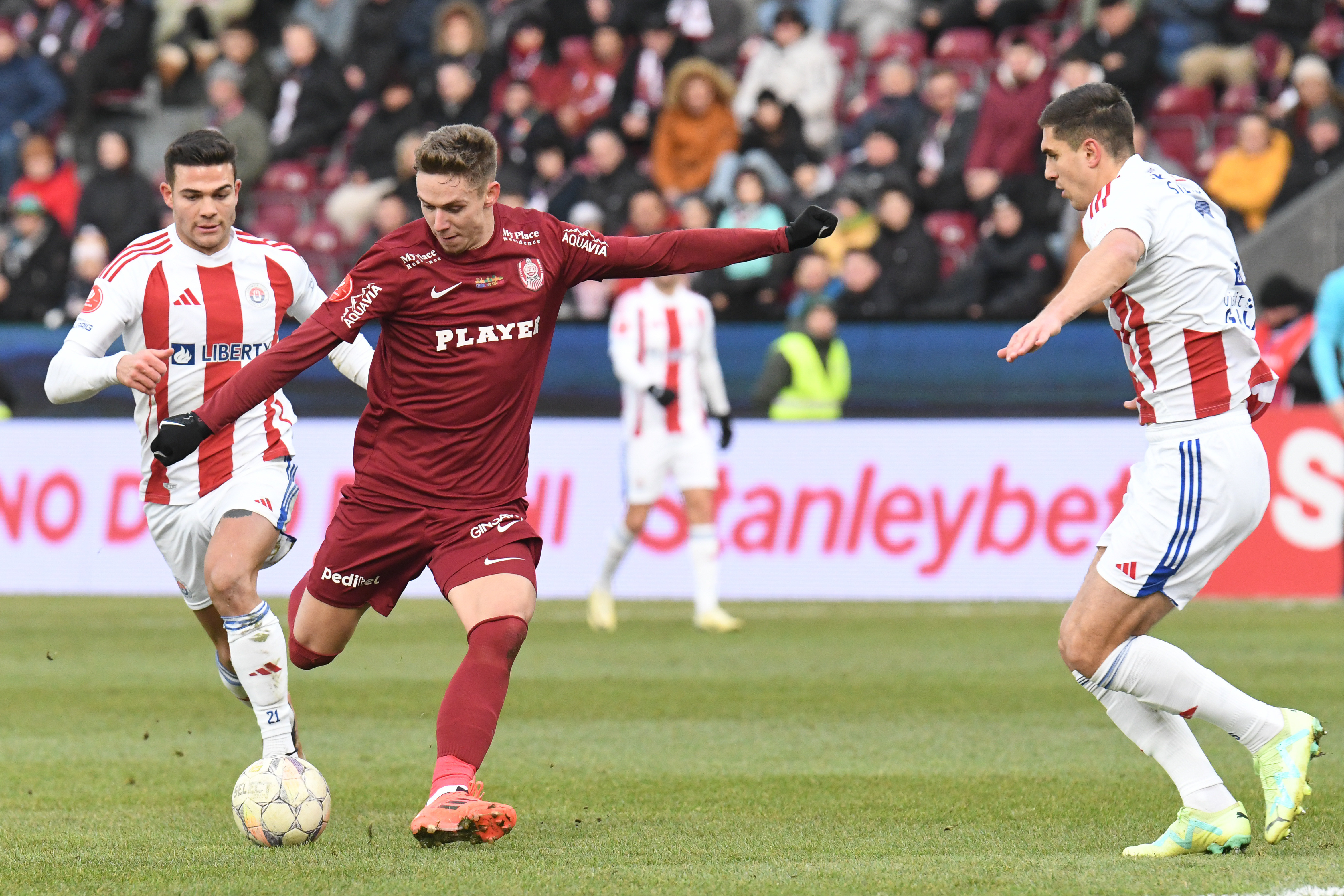 CFR Cluj - Oțelul Galați 3-2 Meci ”nebun” în Gruia! Dan Petrescu l-a învins pe Dorinel Munteanu