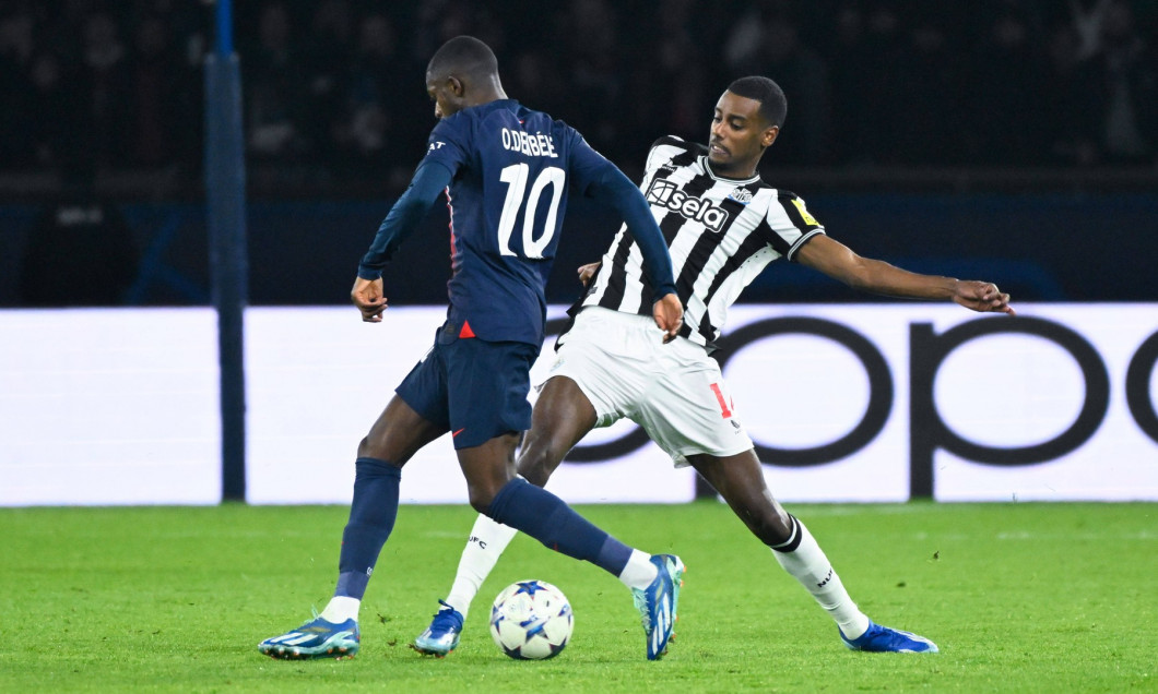 Ousmane DEMBELE ( 10 - PSG ) and Alexander Isak ( 14 - Newcastle ) during the UEFA Champions League match between PSG an