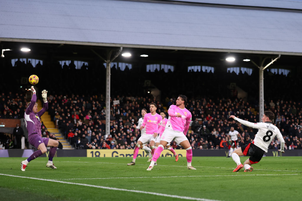 Nemaivăzut! Ce pereche de mănuși a purtat un portar din Premier League