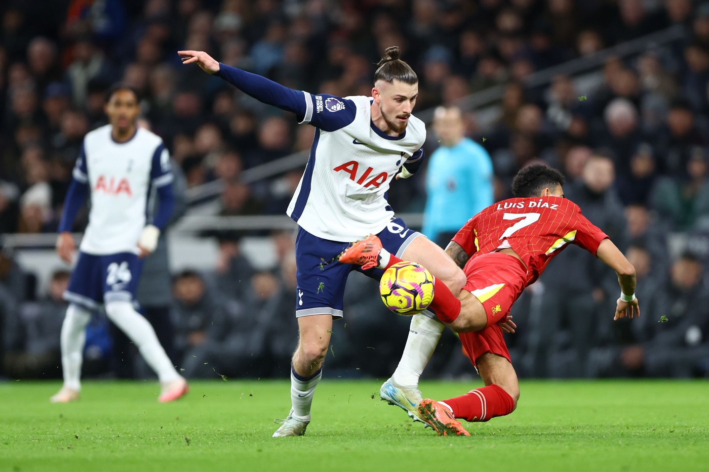 Nota primită de Radu Drăgușin, după nebunia cu NOUĂ goluri din Tottenham - Liverpool. Ce au scris englezii