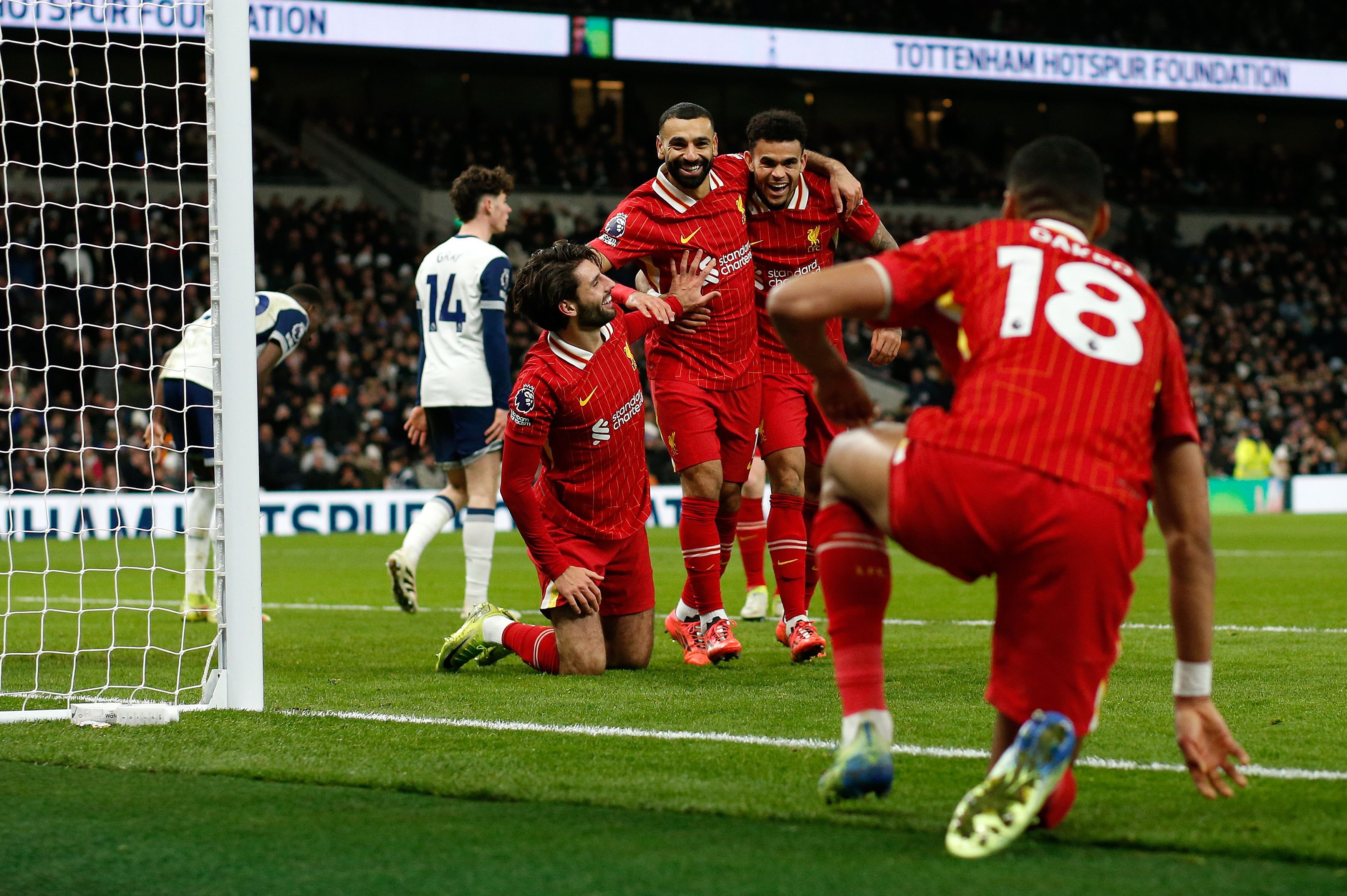 UNIC! Mohamed Salah a stabilit 3 recorduri, după ce Liverpool ”a demolat-o” pe Tottenham