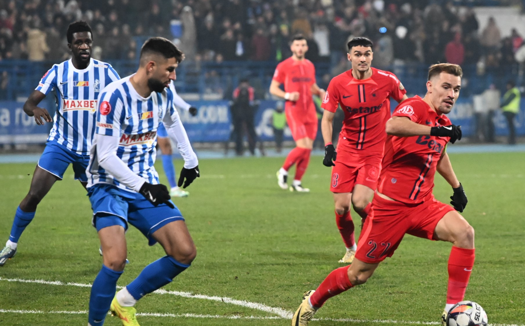 Poli Iași - FCSB 0-1, ACUM, la Digi Sport 1. Campioana a deschis scorul înainte de pauză