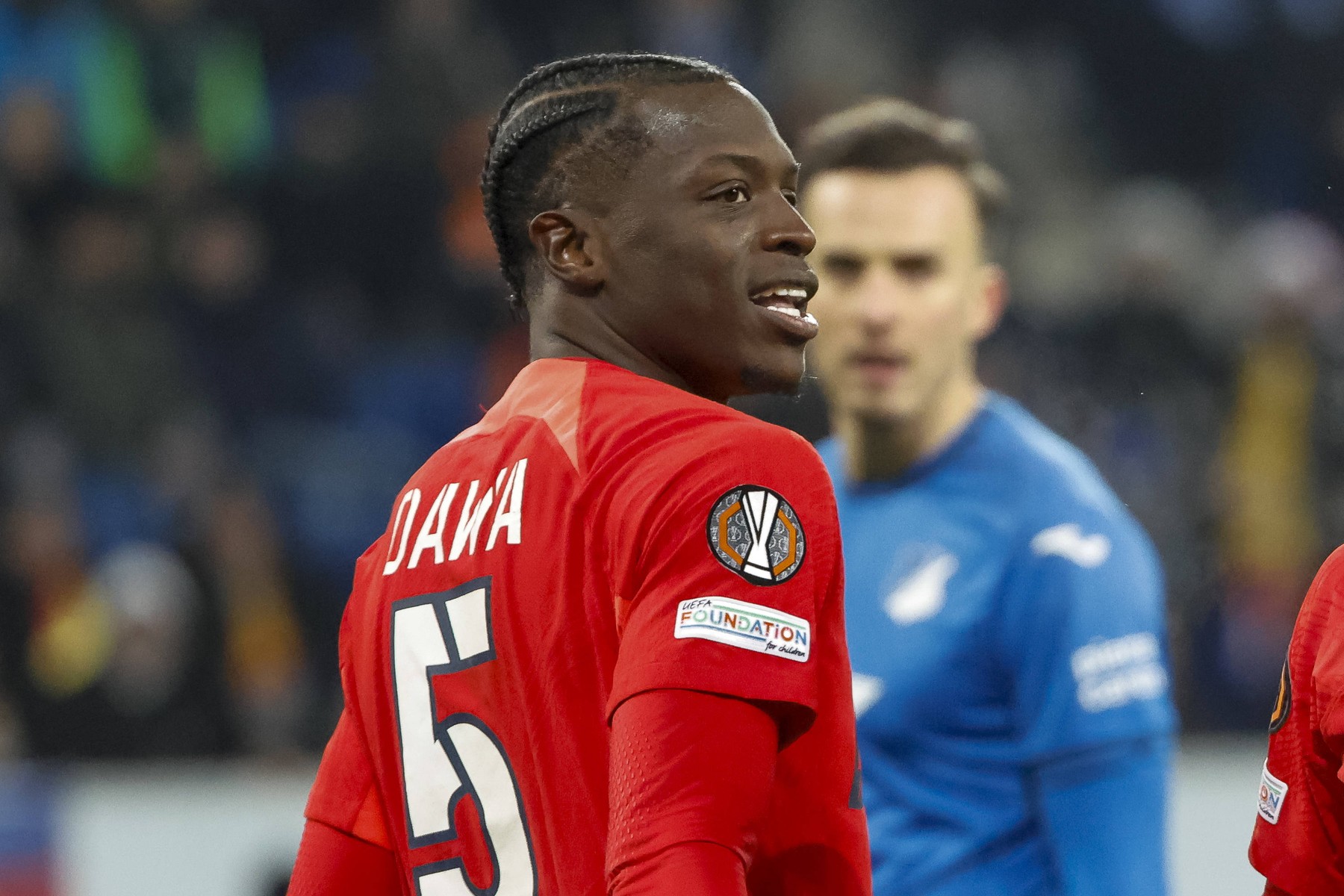 Imaginile surprinse cu Joyskim Dawa în vacanța de iarnă. Gestul făcut de fotbalistul FCSB-ului