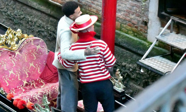 *PREMIUM-EXCLUSIVE* *MUST CALL FOR PRICING BEFORE USAGE* Injury ravaged 28-year old England Footballer Dele Alli enjoys the delights of his Venetian break with his girlfriend Cindy Kimberly taking in the Italian air and being serenaded along the famous Gr