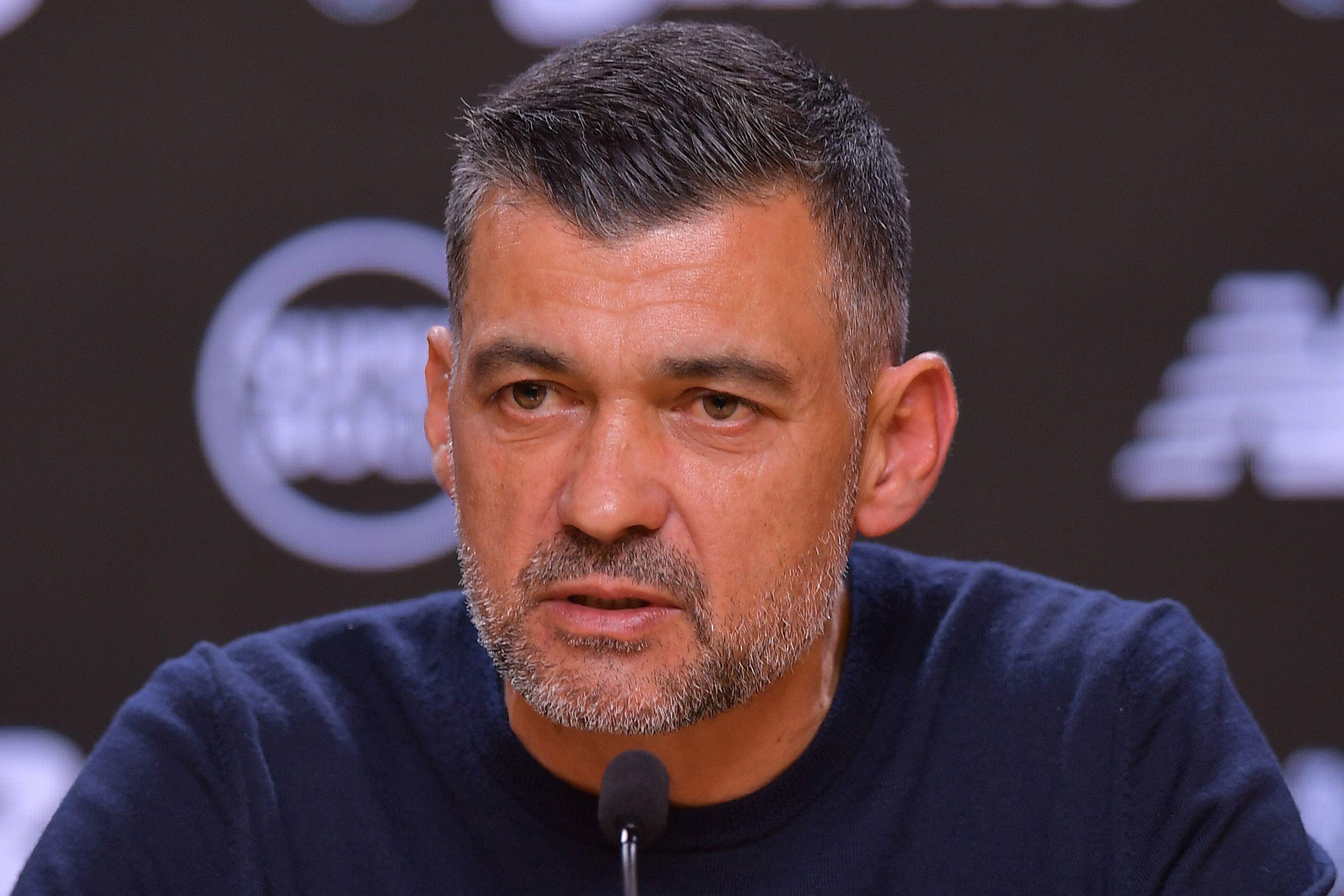 Cum a reacționat Sergio Conceicao, după ce a fost ținut 15 minute la ușă înainte de conferința de presă