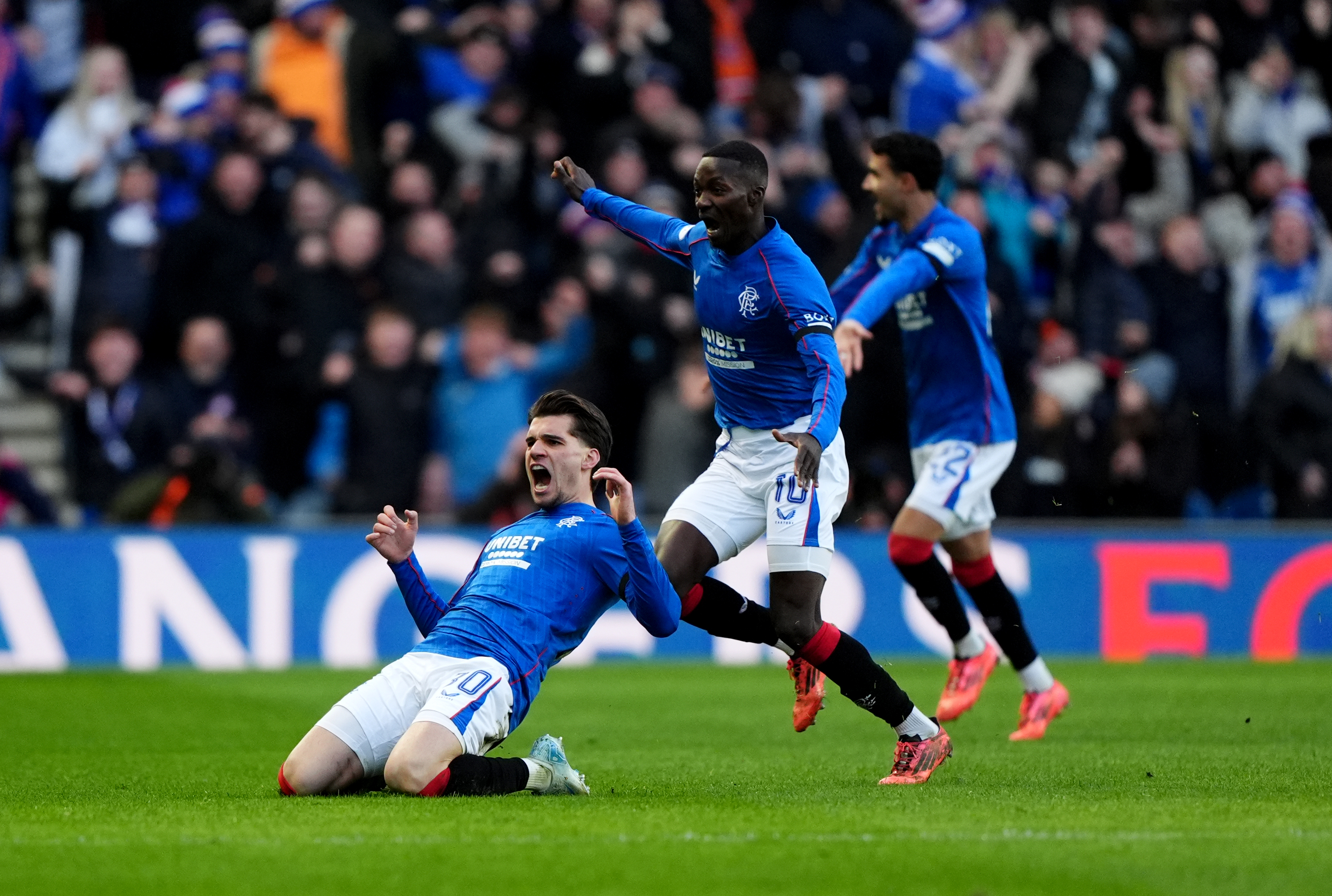 GOOL Ianis! ”Prințul” a deschis scorul în derby-ul Rangers - Celtic sub privirile lui Gică Hagi