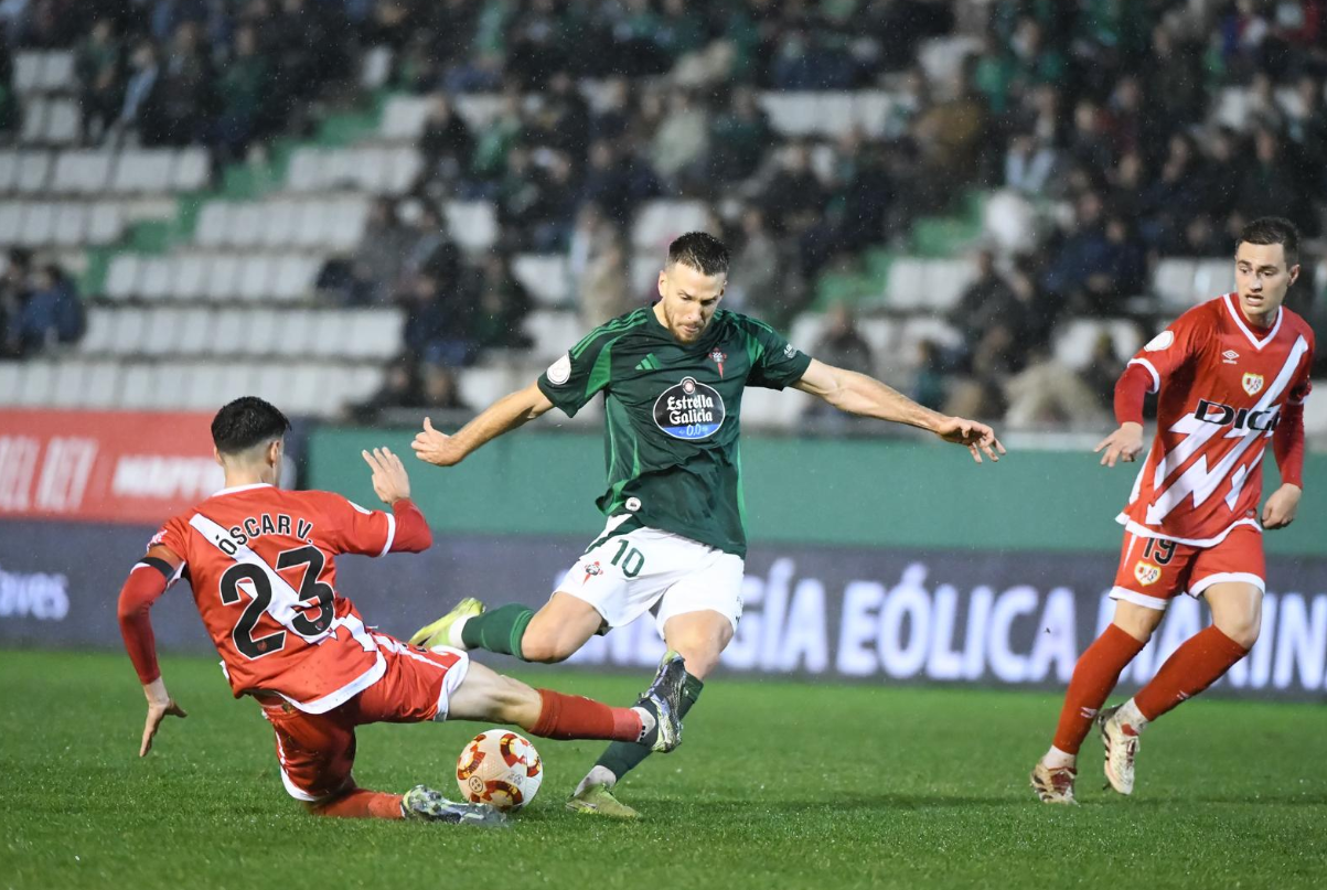 Rancing Ferrol - Rayo Vallecano 1-3.  Formația lui Andrei Rațiu s-a calificat în optimile Cupei Spaniei