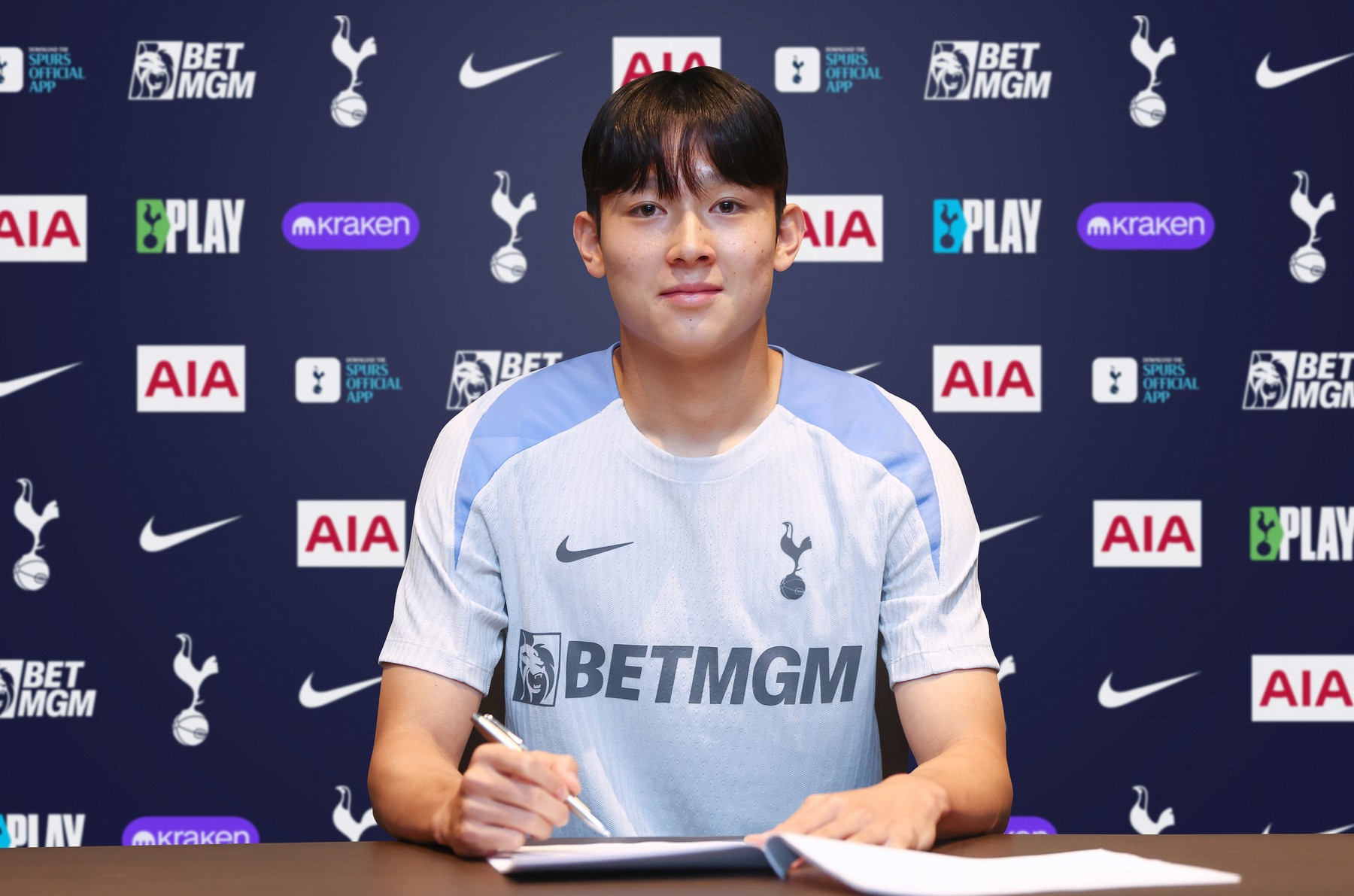 Puștiul minune al Coreei de Sud, urmașul lui Heung-min Son, a semnat cu Tottenham