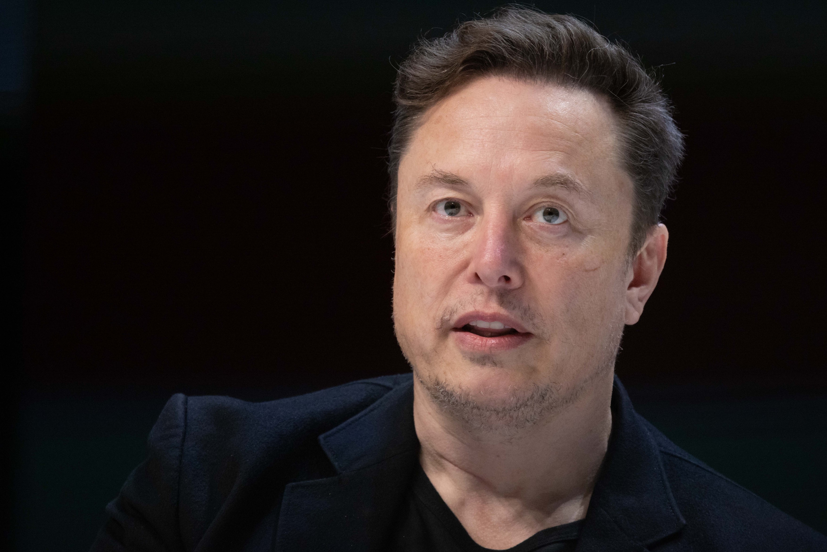 Gata! Elon Musk a primit răspunsul, după dorința de a cumpăra legendara echipă de 5 miliarde de dolari