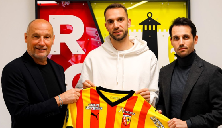 Neverosimil! O echipă din Ligue 1 a prezentat oficial un jucător, dar după o zi a renunțat la transfer