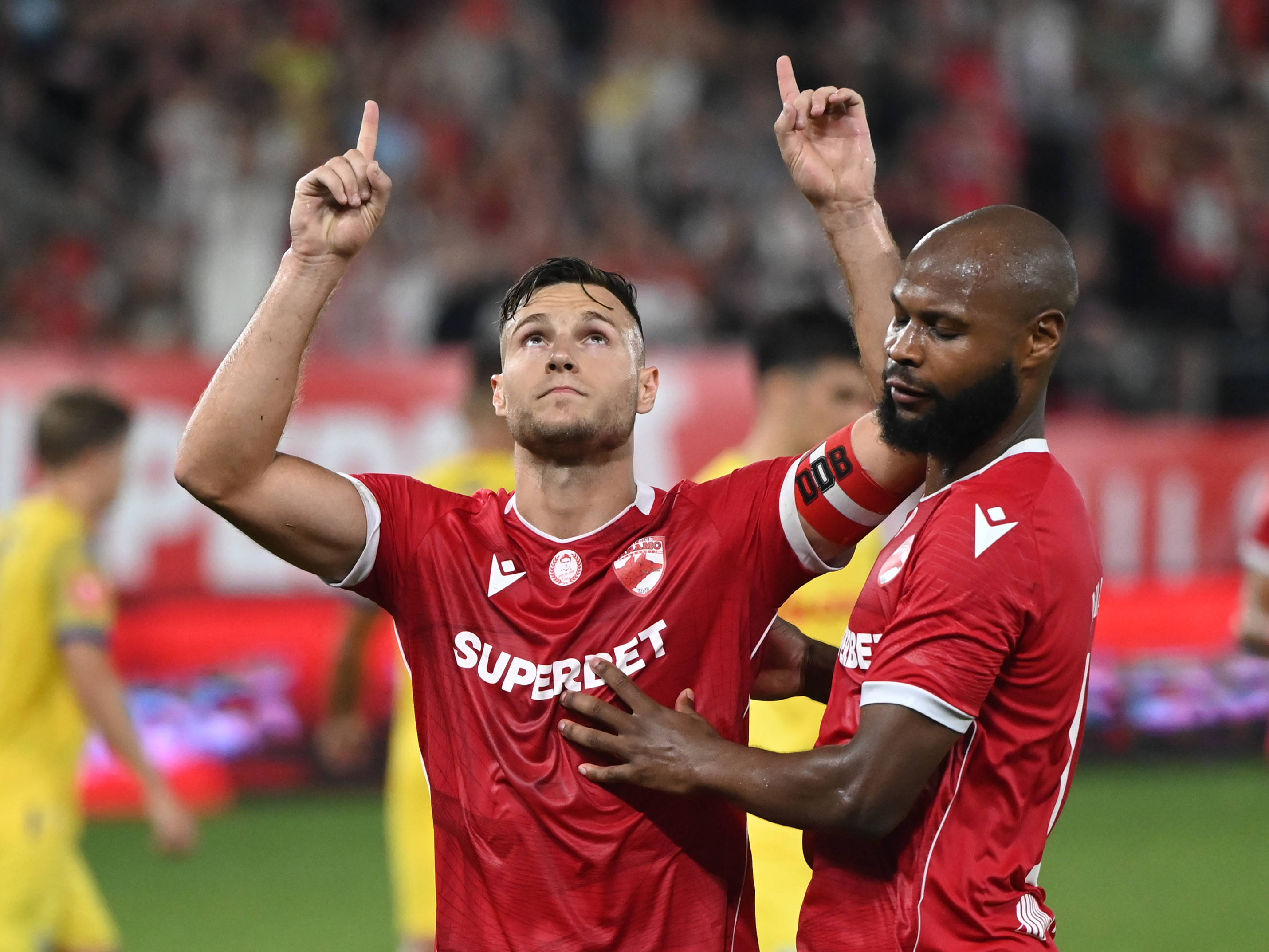 Reacția lui Dennis Politic, după ce Mircea Lucescu l-a convocat în premieră la națională: ”Cu un ochi plâng”
