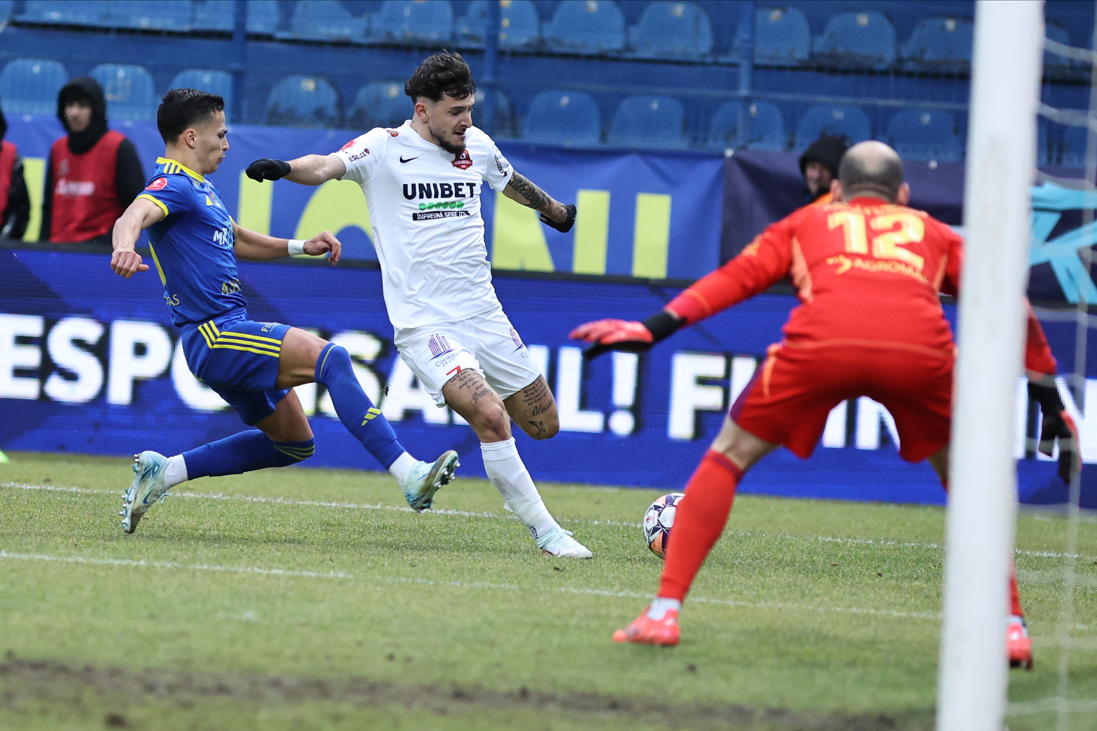 Hermannstadt - Unirea Slobozia 0-0, DGS 1. Ianis Stoica, rezervă. Echipele de start