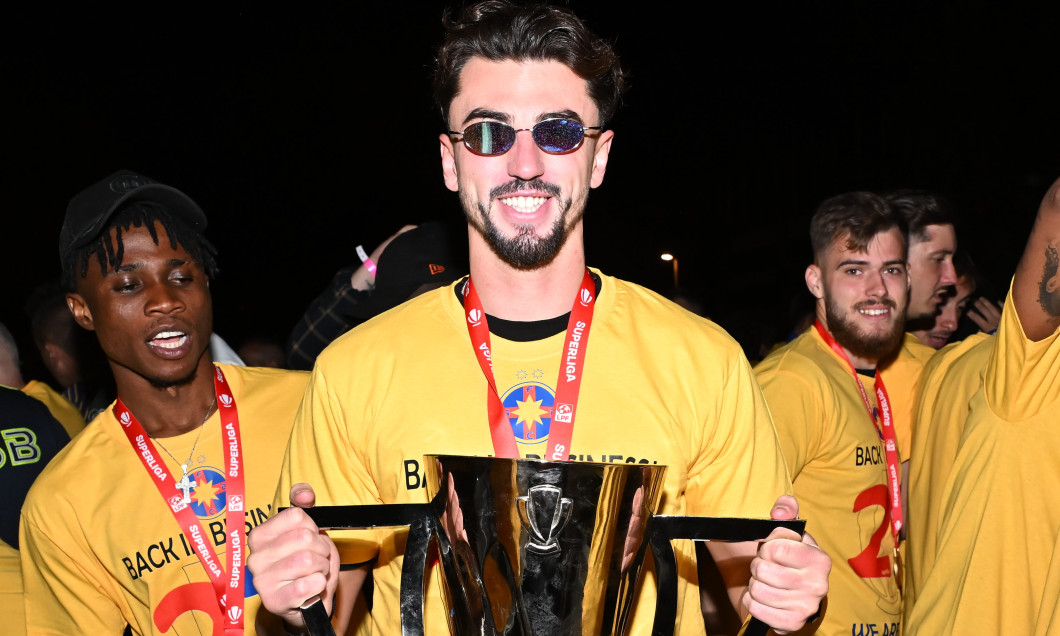 FOTBAL:SARBATOARE FCSB CASTIGAREA SUPERLIGII (11.05.2024)