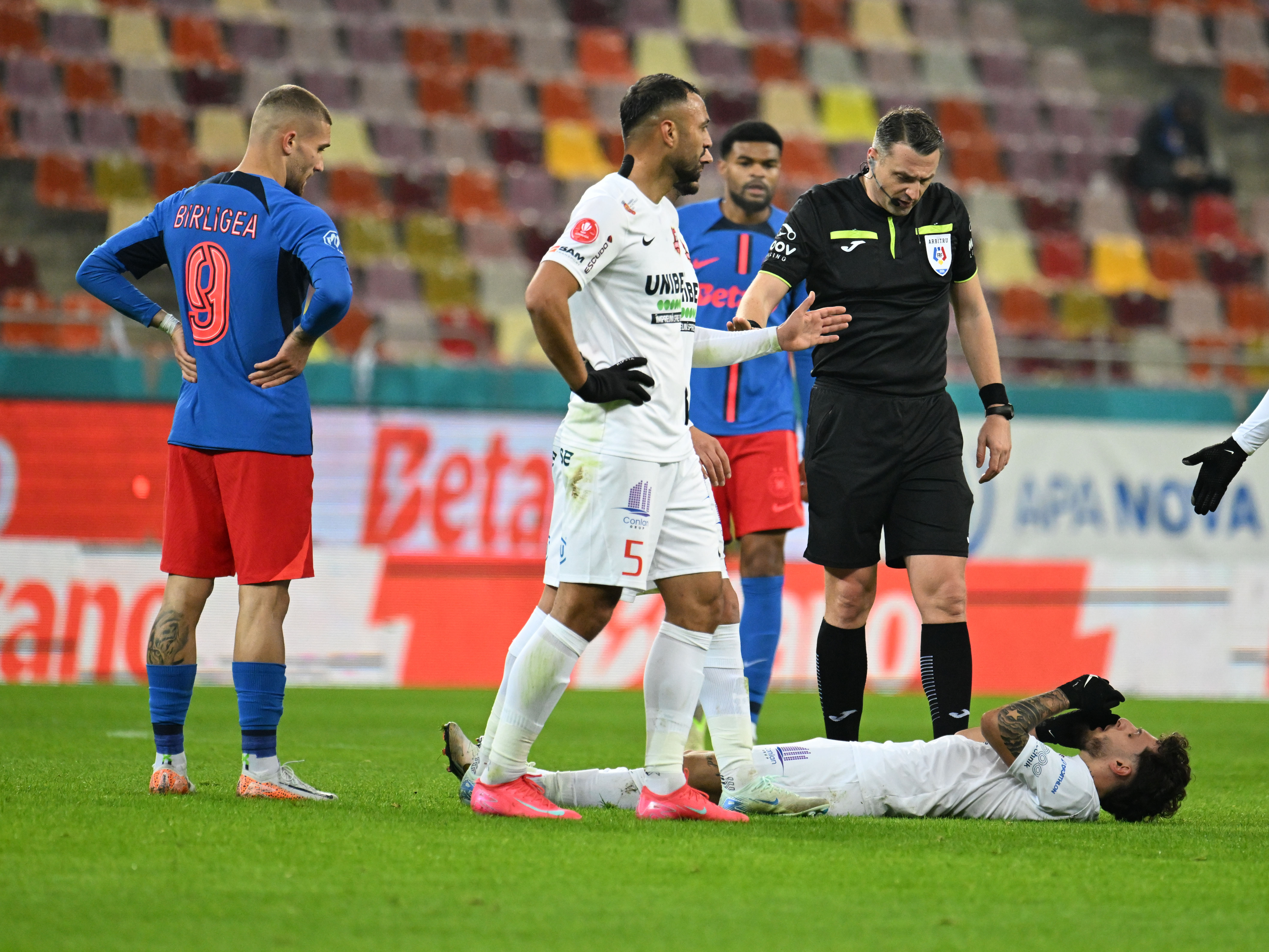 Schimbările făcute de FCSB la pauza meciului cu Hermannstadt, la scorul de 0-1