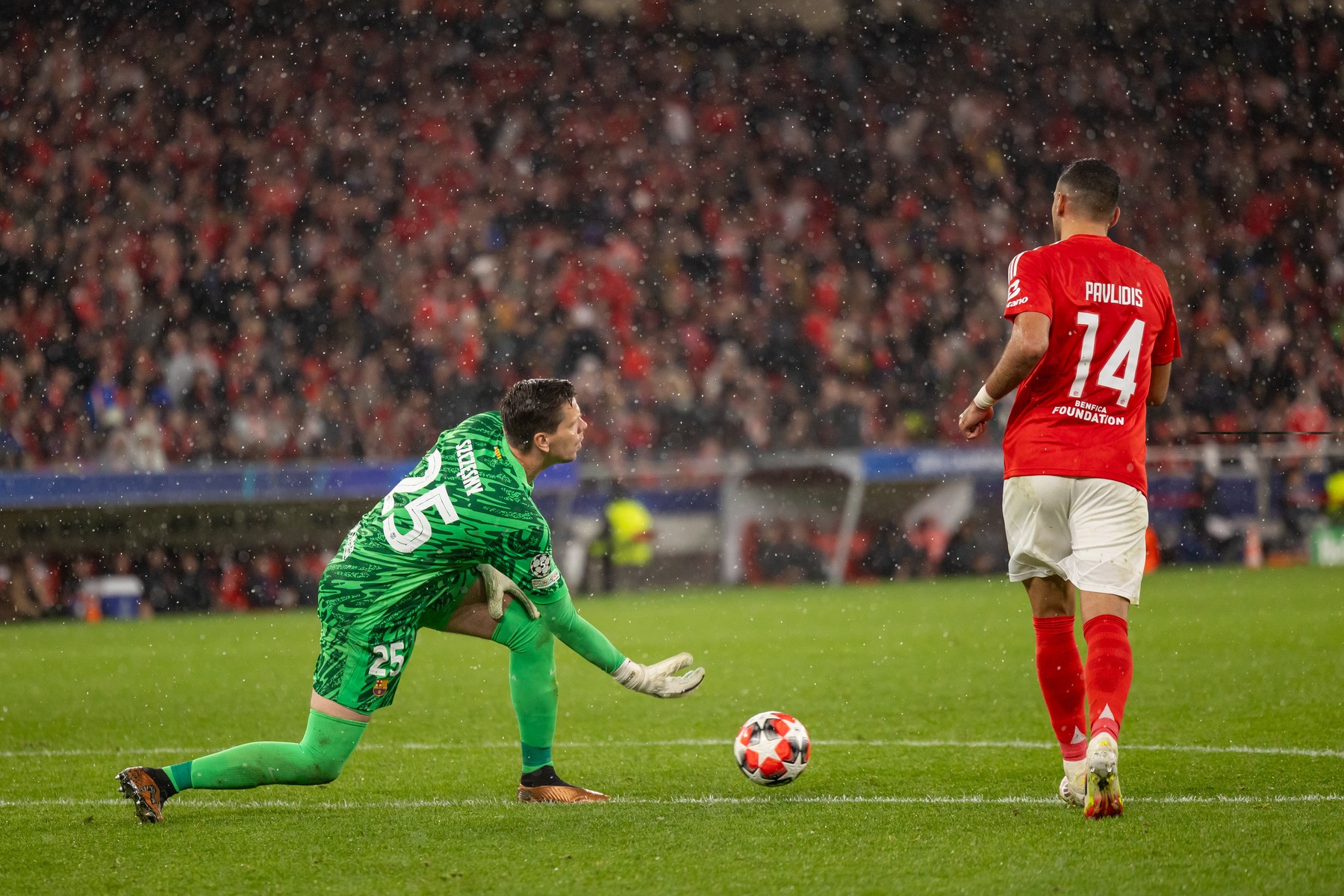 Nu l-au iertat! Wojciech Szczesny a ajuns ținta ironiilor, după Benfica - Barcelona