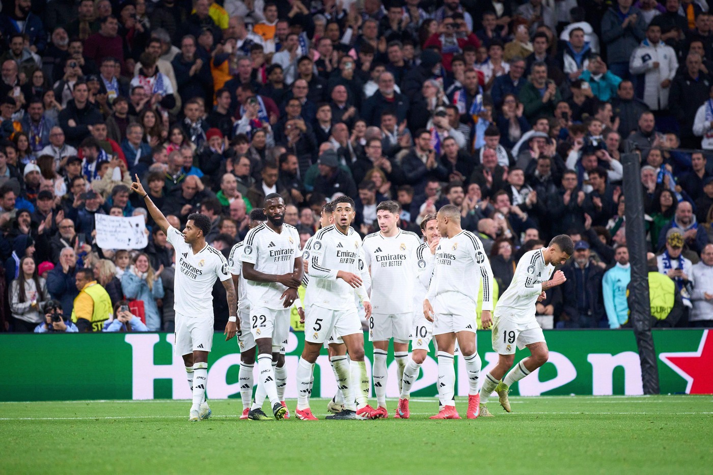 Florentino Perez a coborât la vestiare și a felicitat un singur jucător, după Real Madrid - Salzburg 5-1