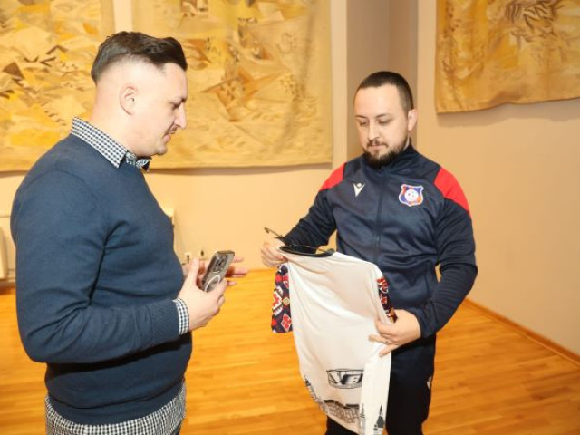 Tricou de joc unic în România! Cine îl va îmbrăca