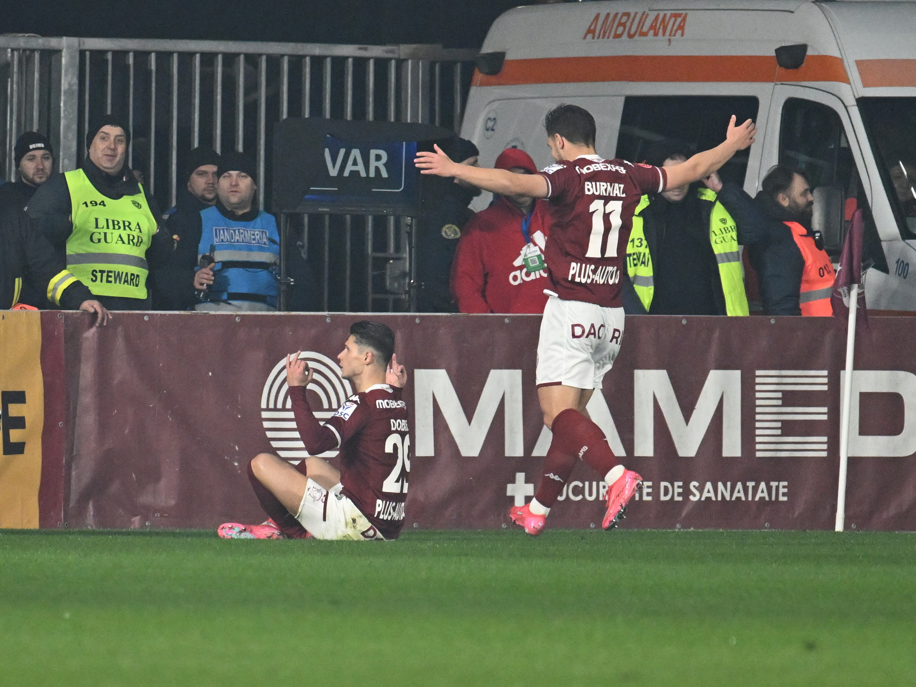 Rapid - Universitatea Craiova 1-0. Alex Dobre, erou în Giulești. Oltenii au cerut două penalty-uri