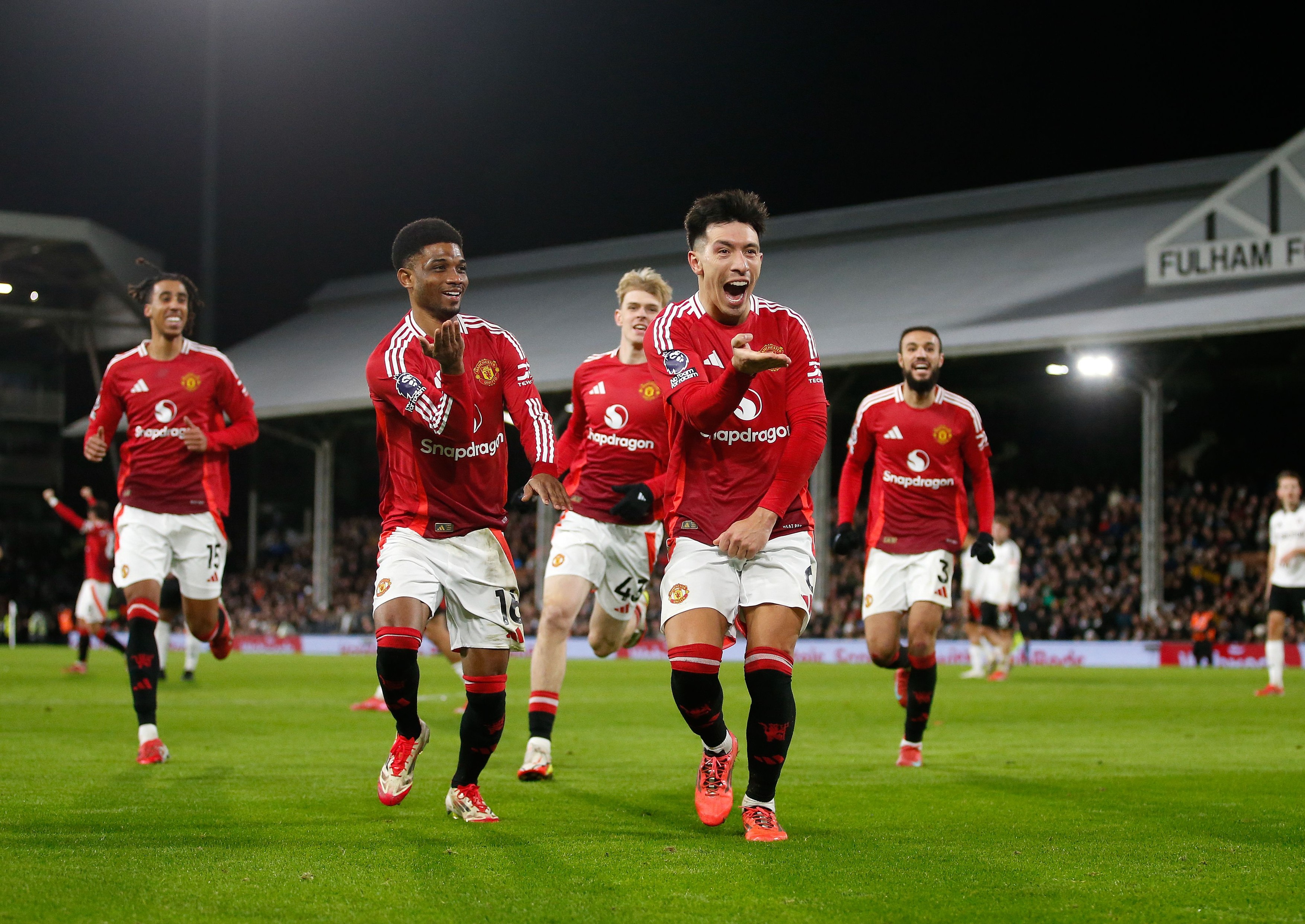 Fulham - Man. United 0-1. Succes înaintea meciului cu FCSB pentru ”Diavoli”. Tottenham - Leicester 1-2. Ocazie de gol pentru Drăgușin