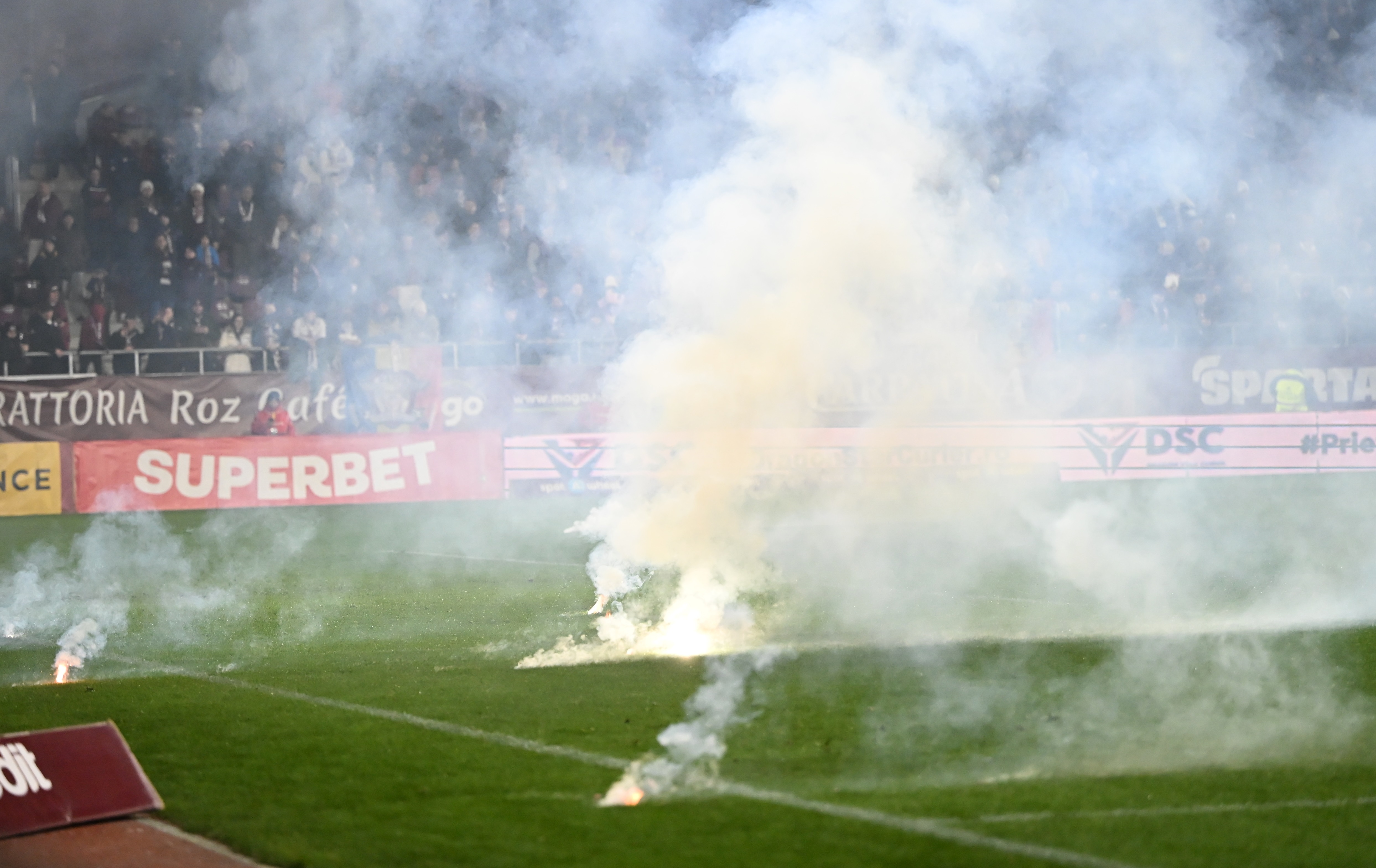 Rapid a fost penalizată drastic de Comisia de Disciplină, dar a scăpat de închiderea stadionului