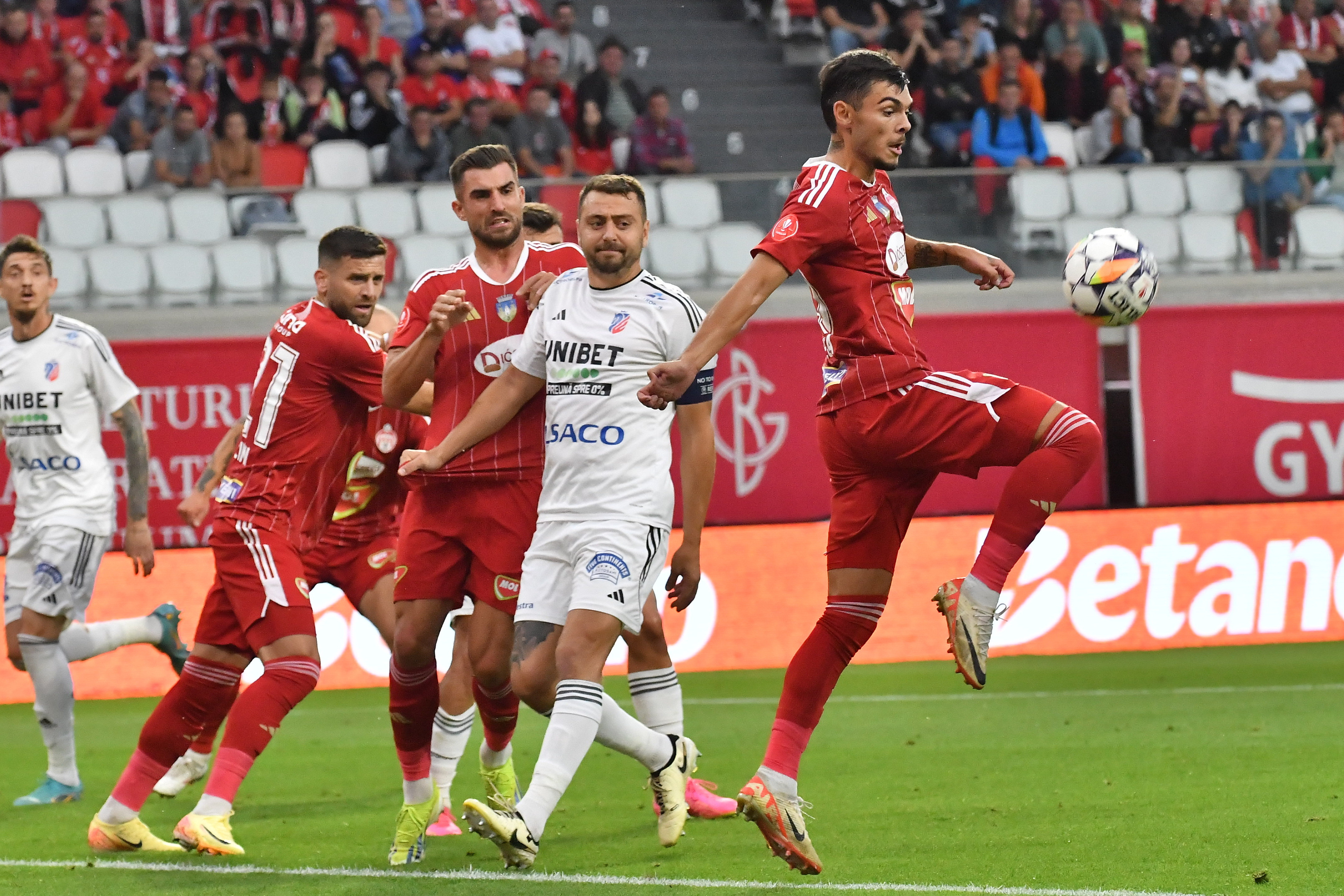 FC Botoșani - Sepsi, Live Video, 14:30, Digi Sport 1. Covăsnenii pot urca temporar pe loc de play-off