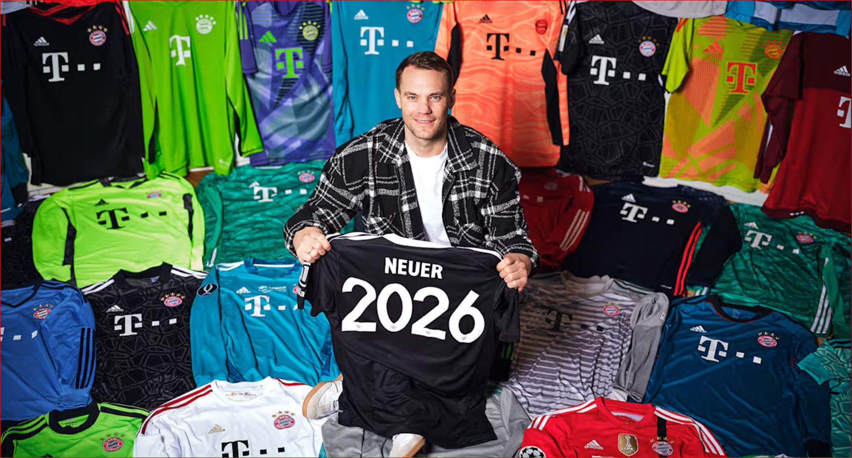 Manuel Neuer a semnat