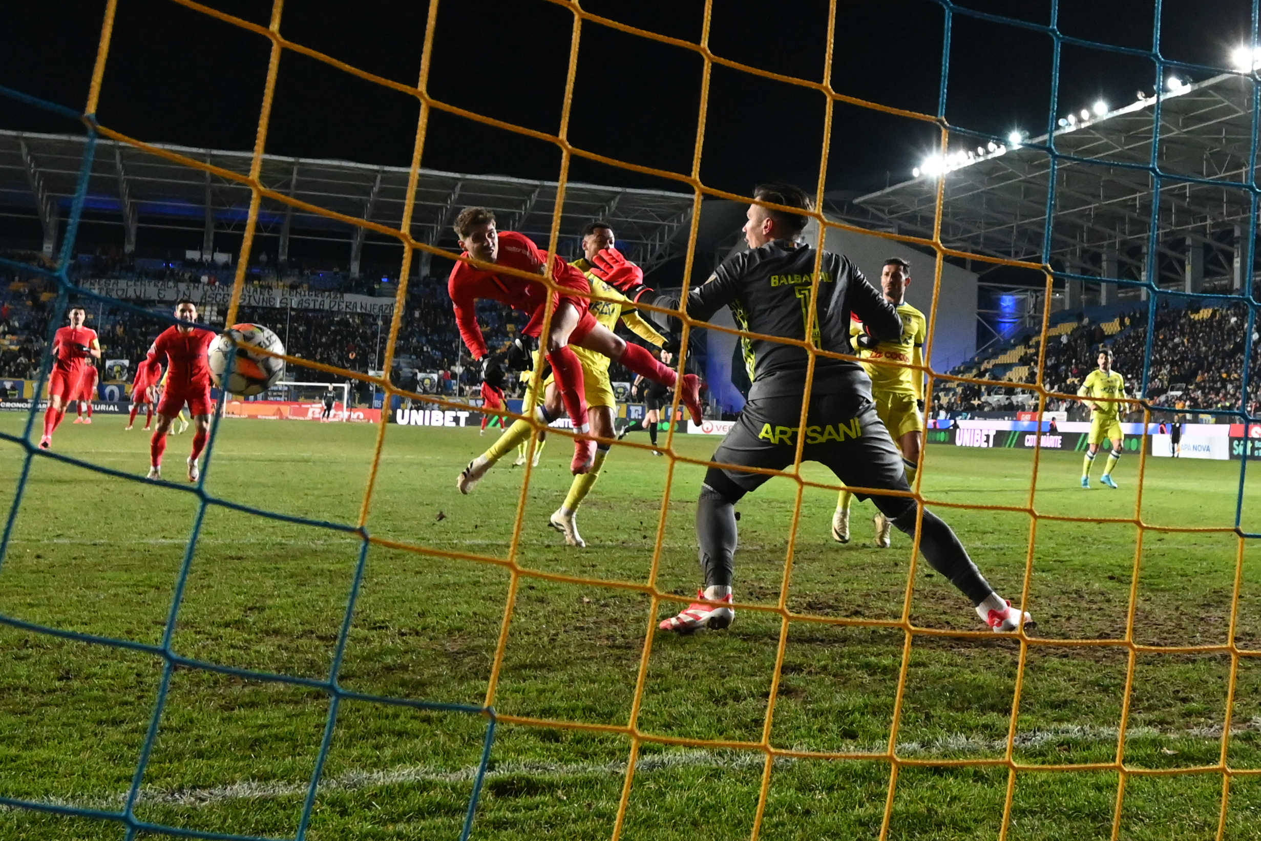 OUT de la FCSB! Gigi Becali: ”Poți să joci fotbal cu el? O rezolvăm noi”