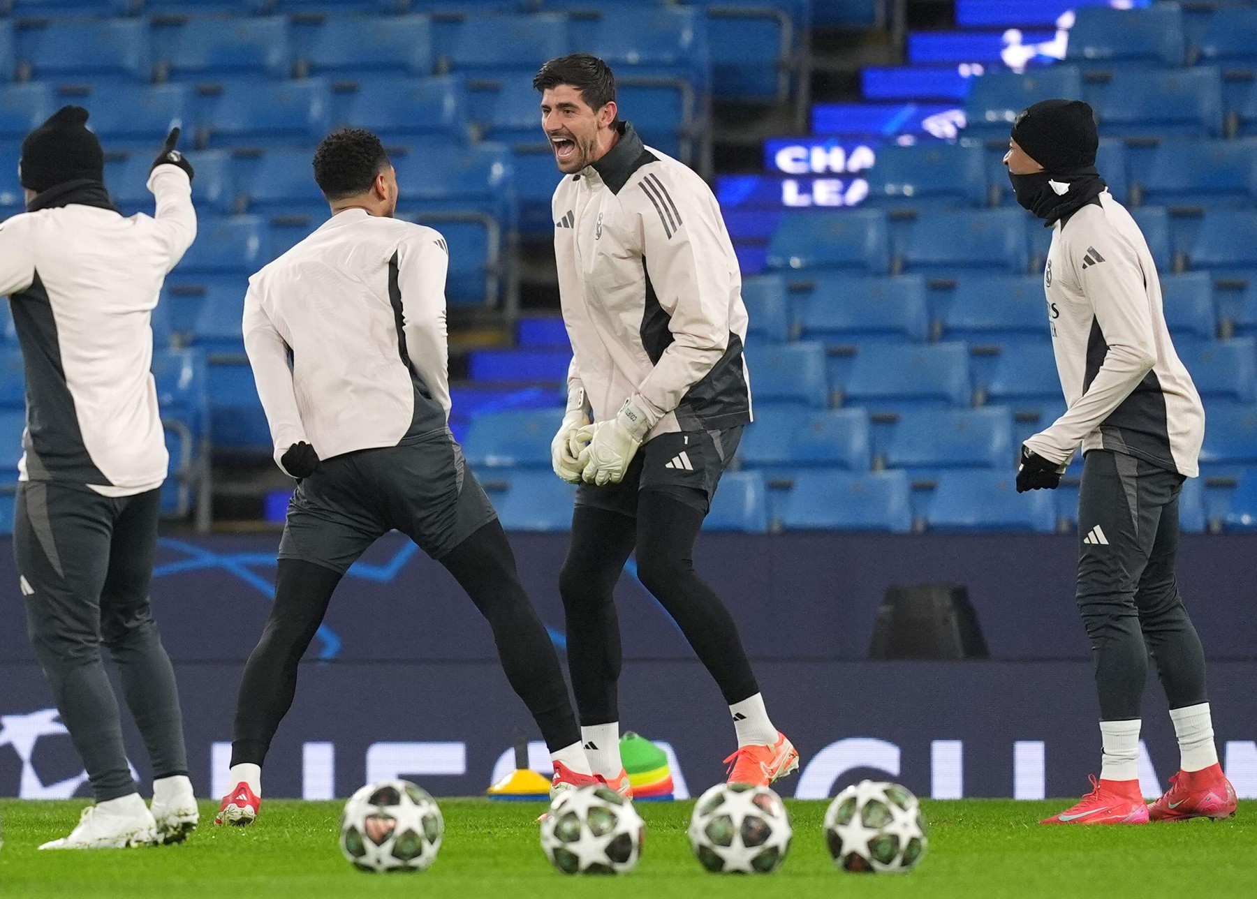 Cum a râs Thibaut Courtois de Jude Bellingham înainte de Manchester City - Real Madrid