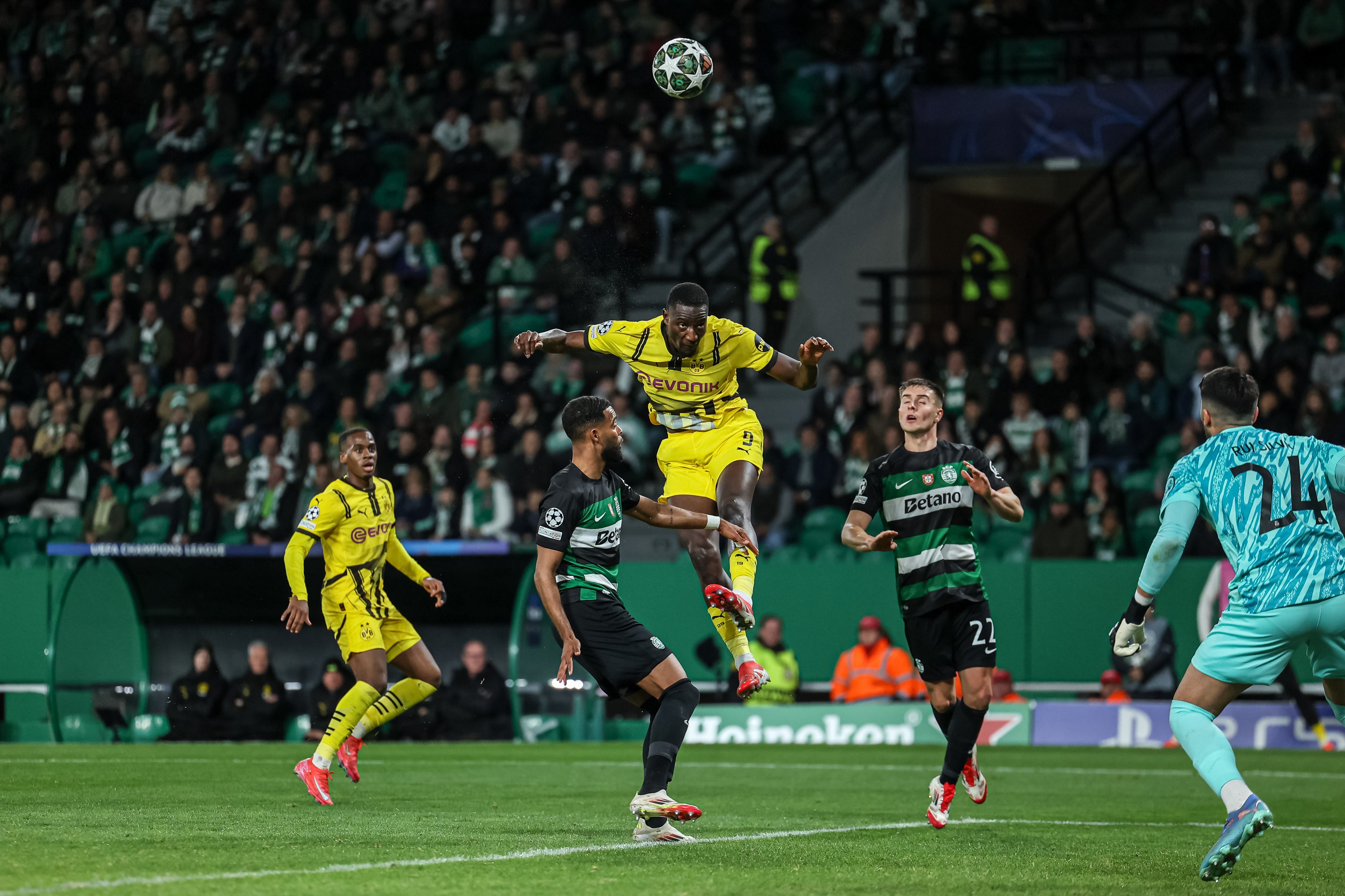 Sporting - Dortmund 0-3. ”Galben-negrii” au câștigat detașat pe terenul portughezilor